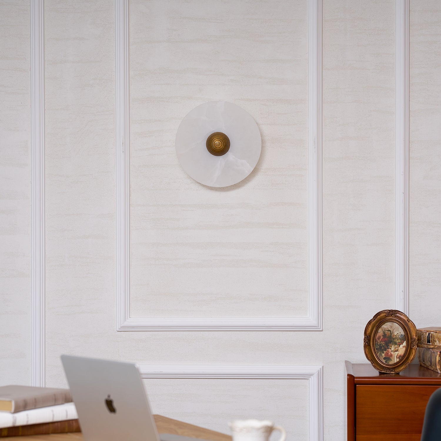 Nayra Alabaster Wall Lamp