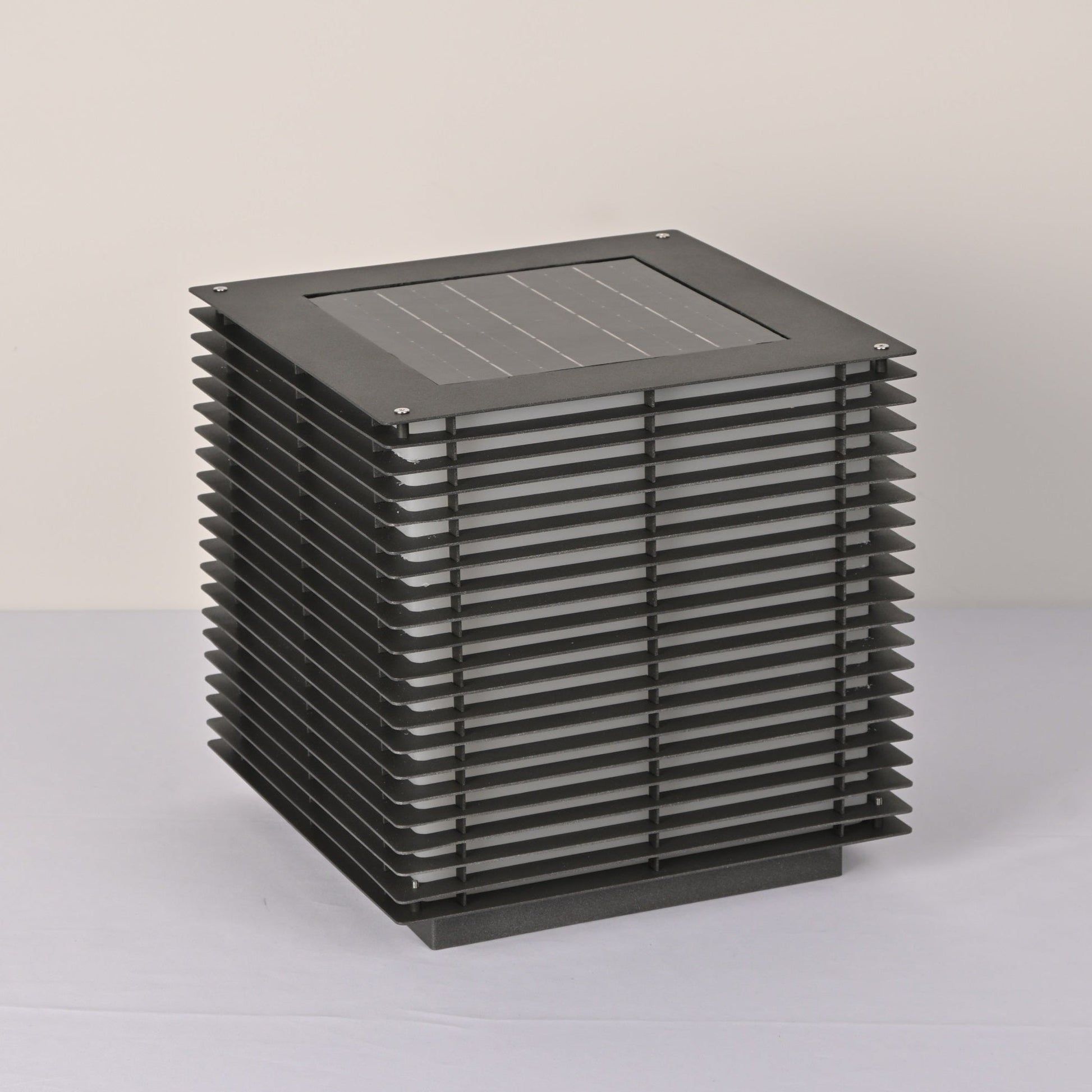 Solar Grid Outdoor Light