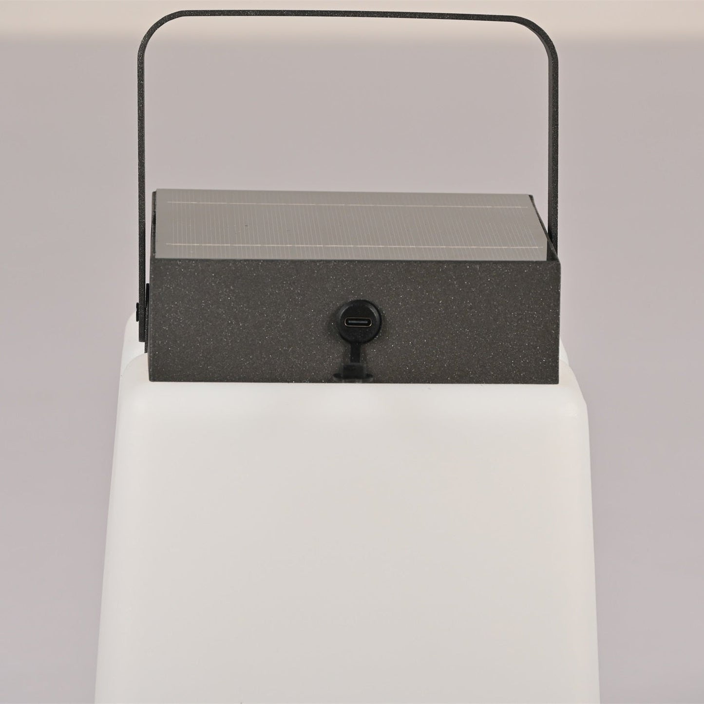 Solara Edge Lantern Outdoor Lamp