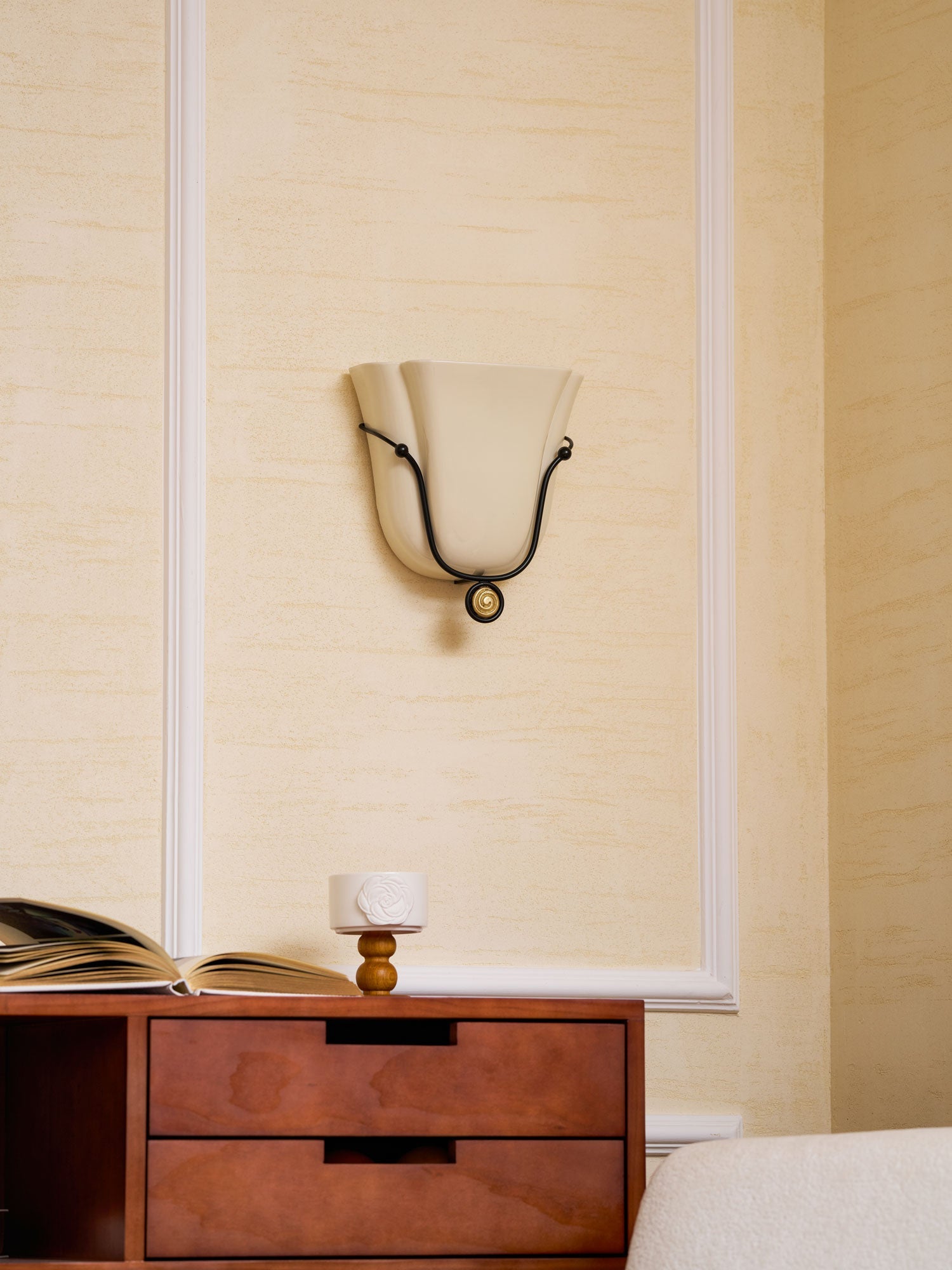 Solenne Shell Wall Sconce