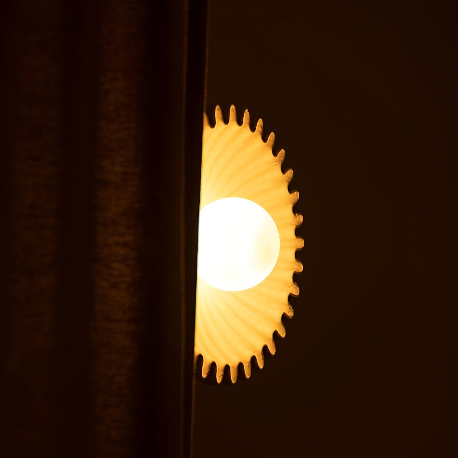 Solora Flora Wall Lamp