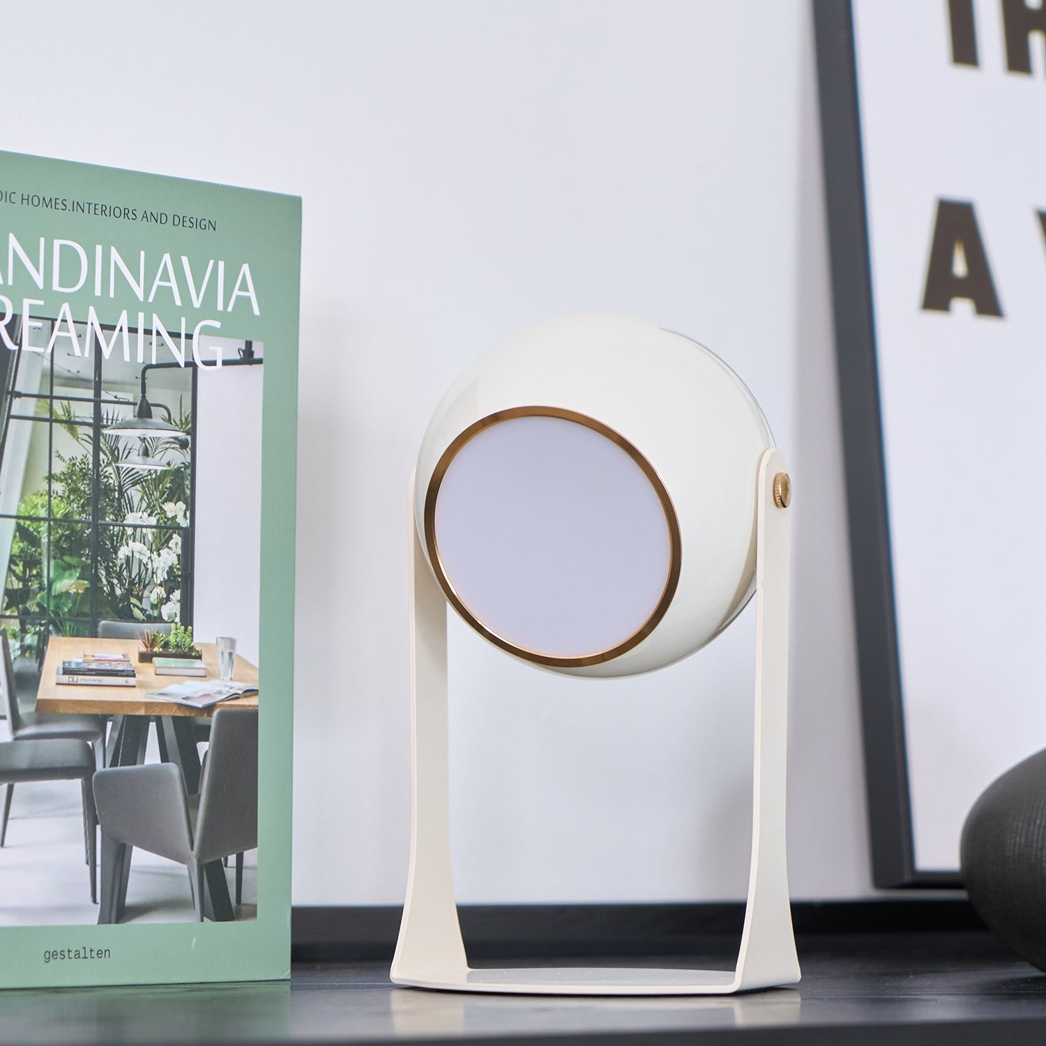 Svejk Table Lamp (Built-in Battery)