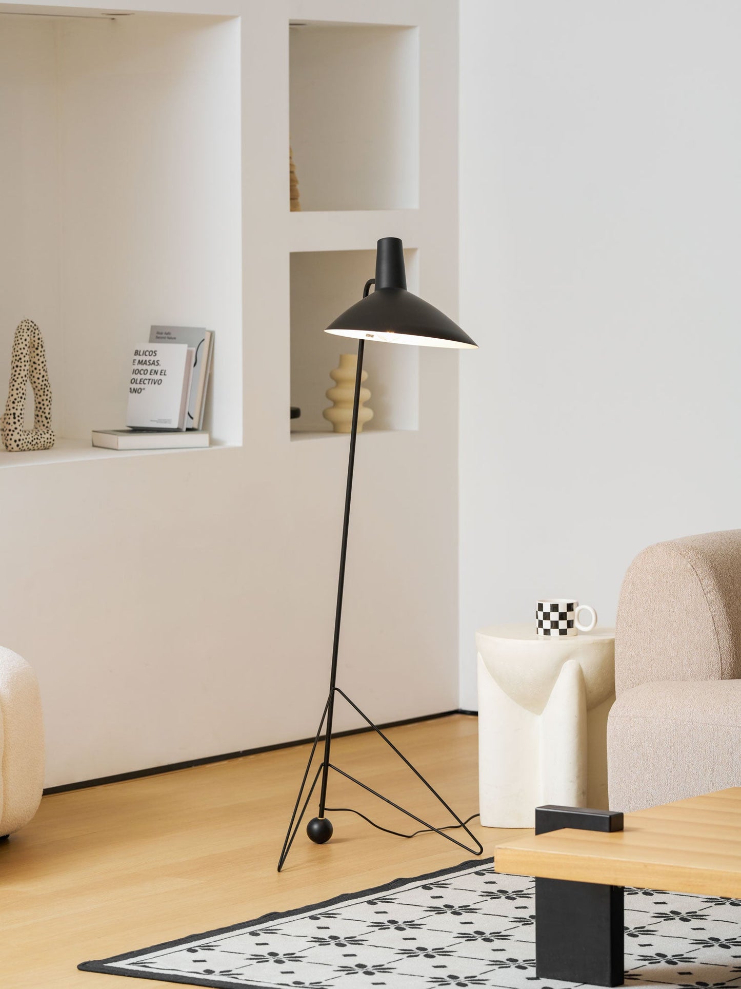 Svelte Noir Floor Lamp