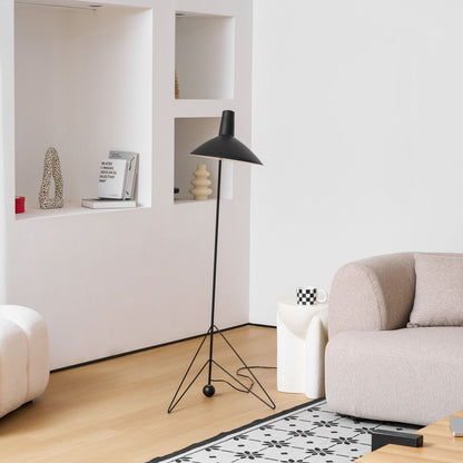 Svelte Noir Floor Lamp