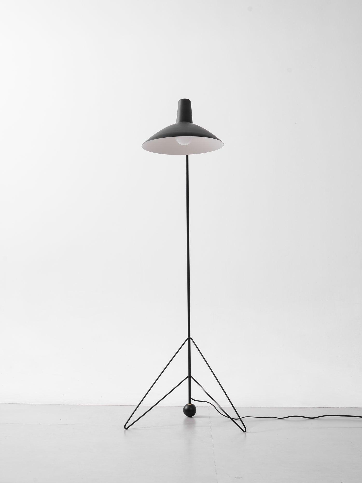 Svelte Noir Floor Lamp