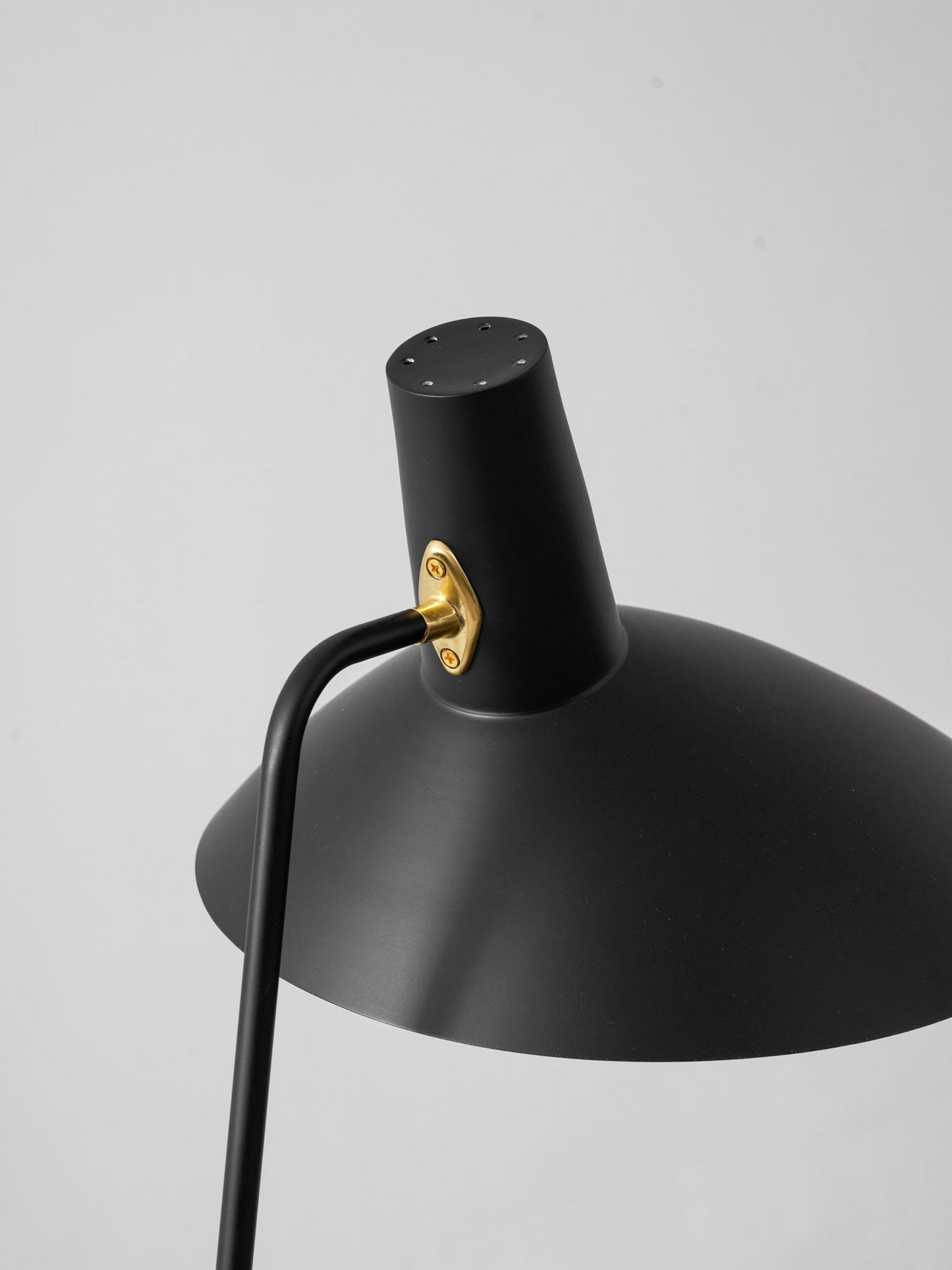 Svelte Noir Floor Lamp