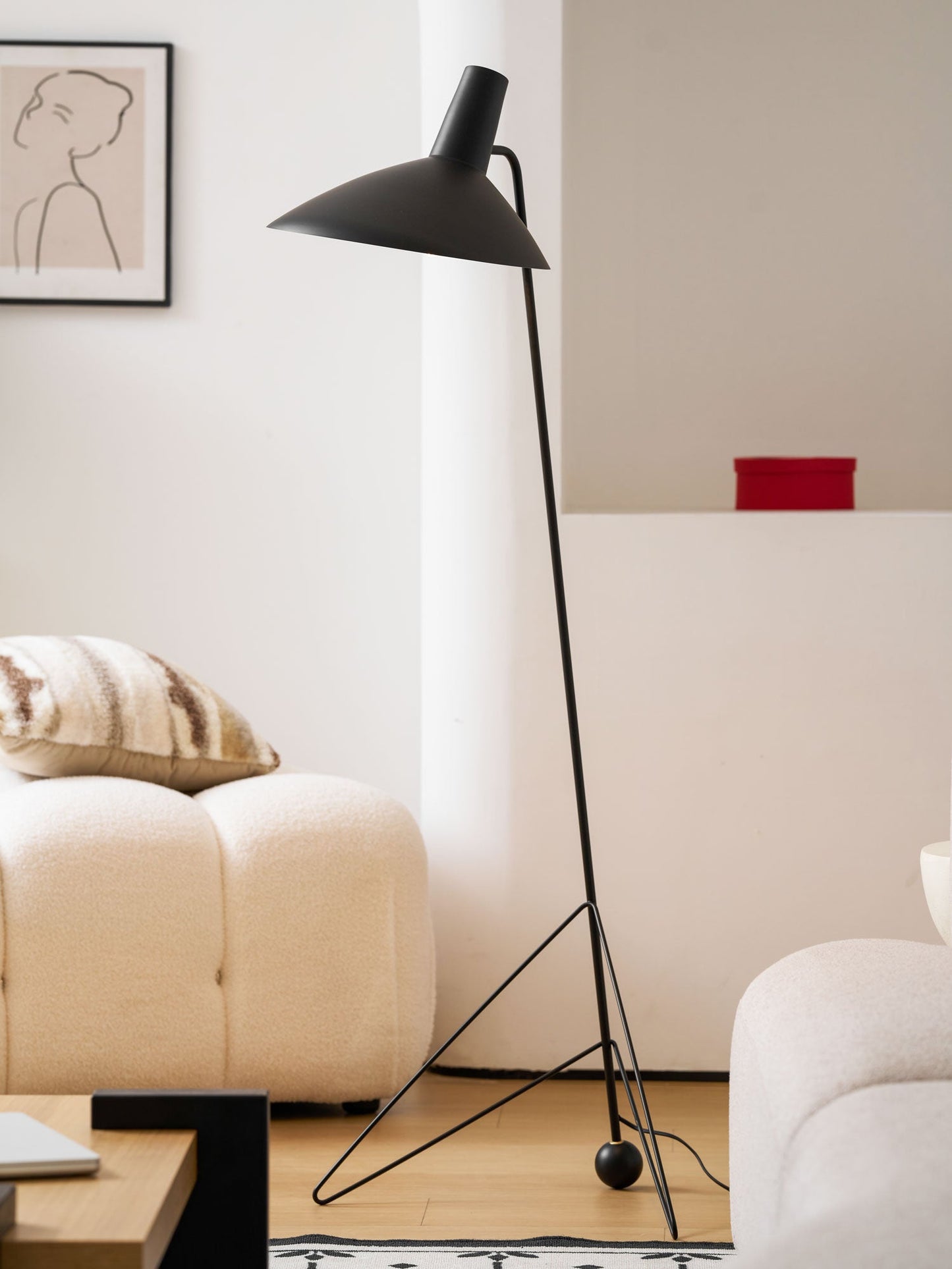 Svelte Noir Floor Lamp