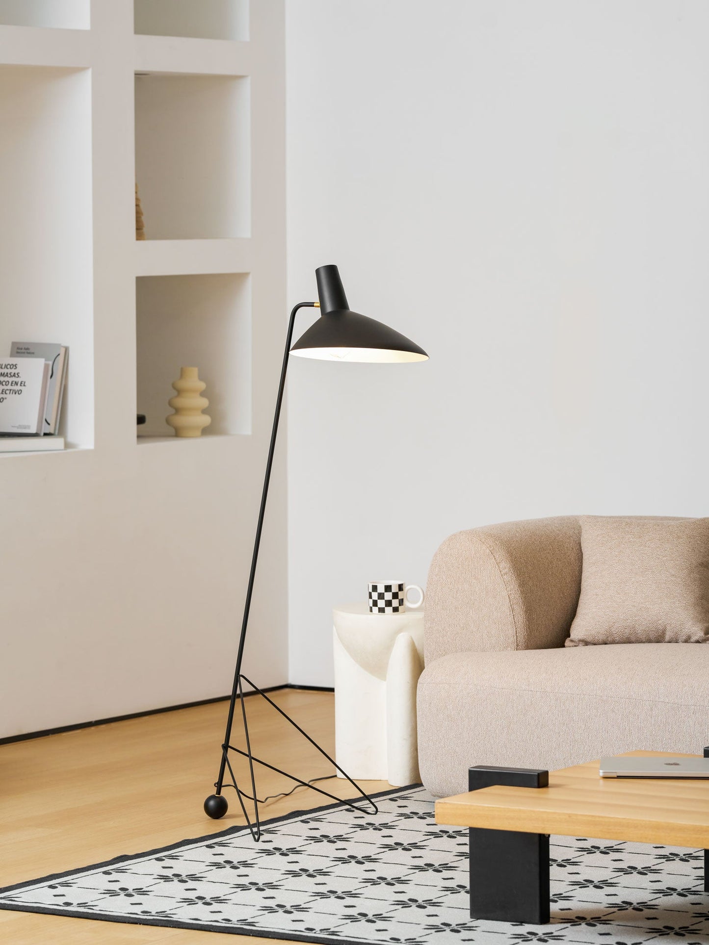 Svelte Noir Floor Lamp