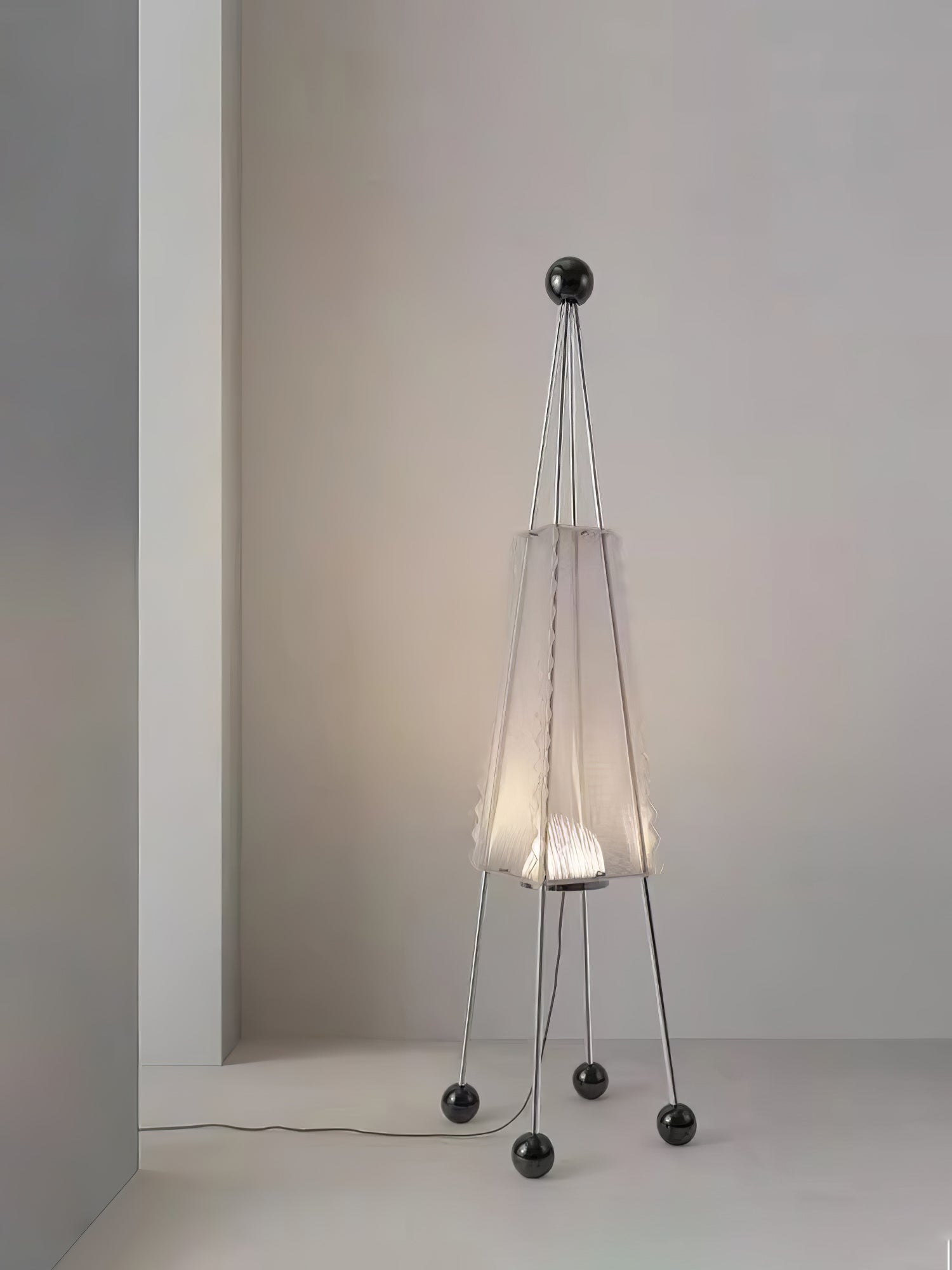 Obelisk Mesh Floor Lamp