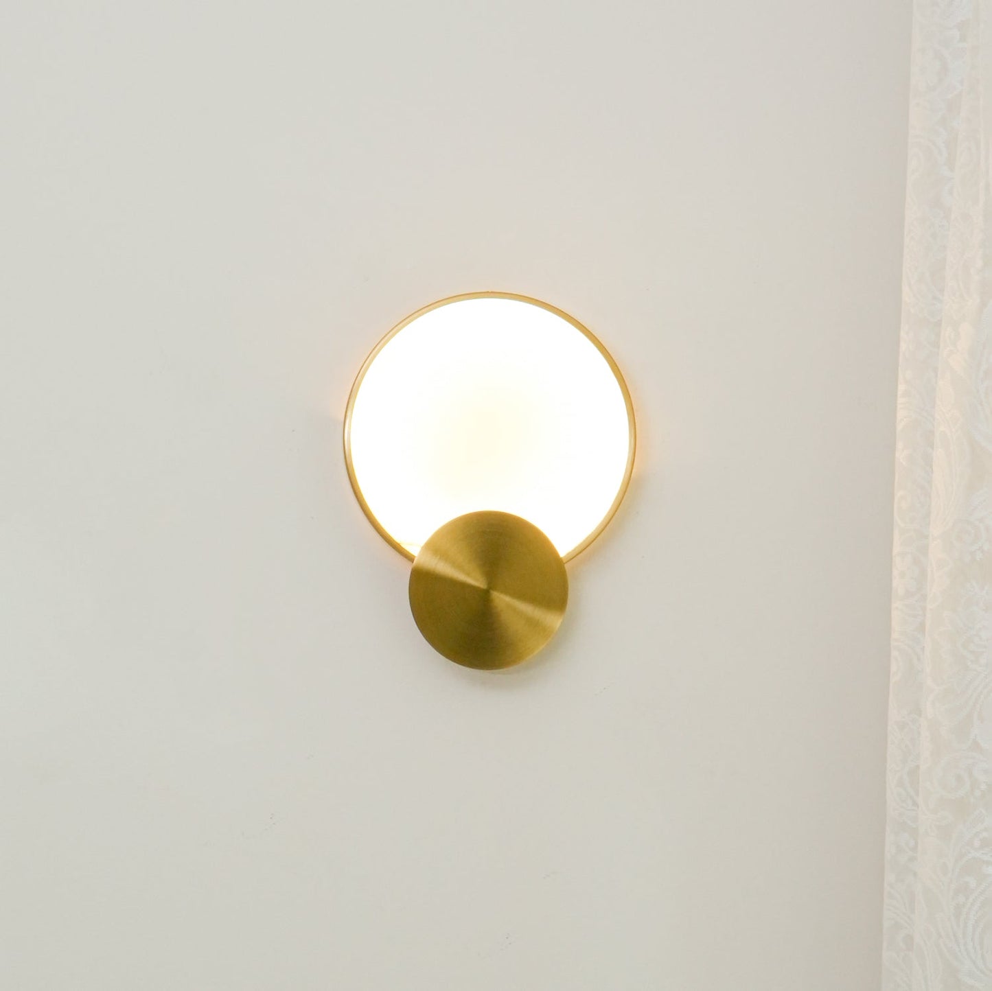 Terra Svet Alabaster Wall Lamp