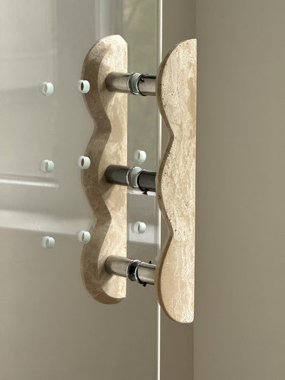 Twin-Curve Pull Handle