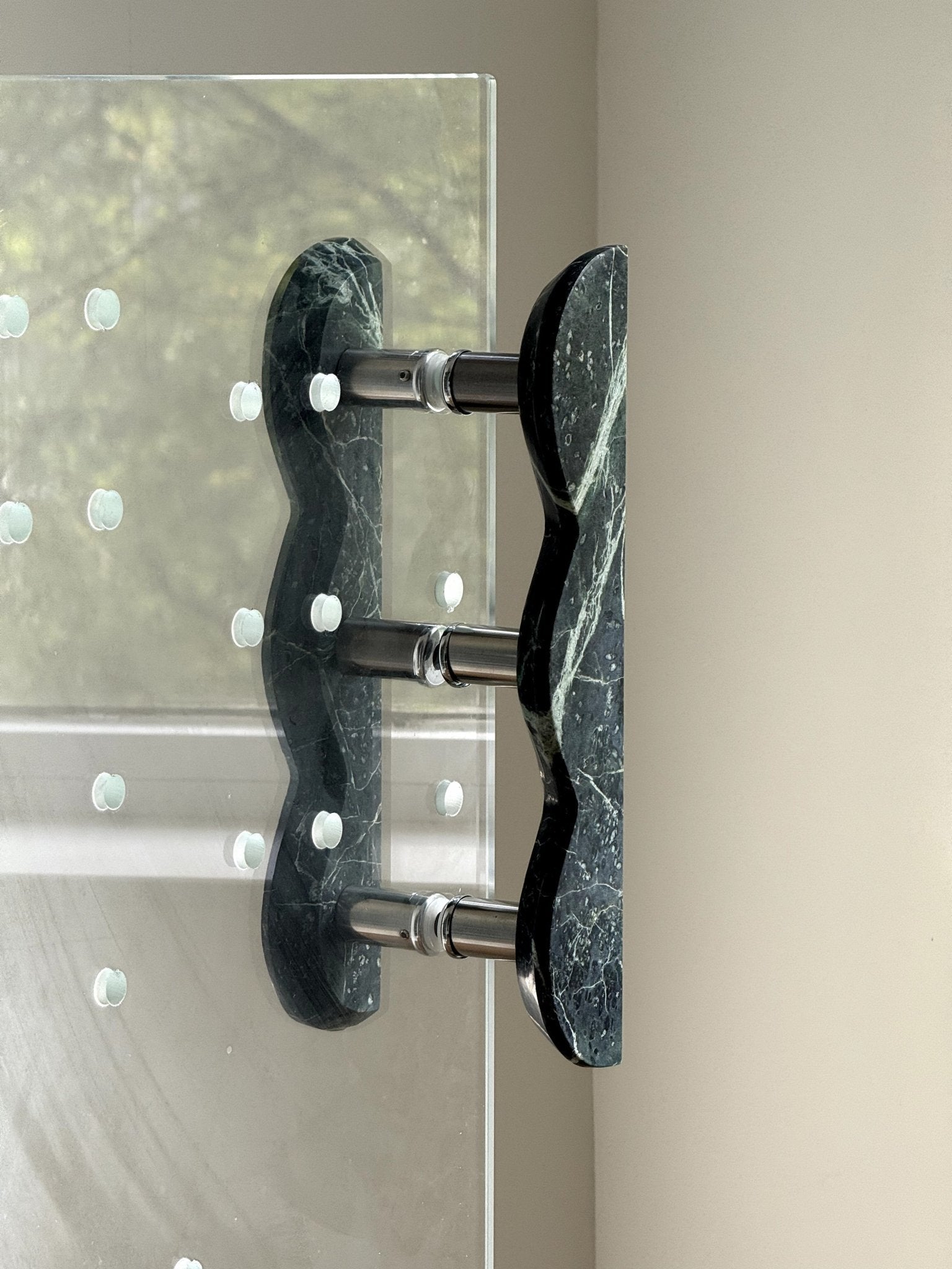 Twin-Curve Pull Handle