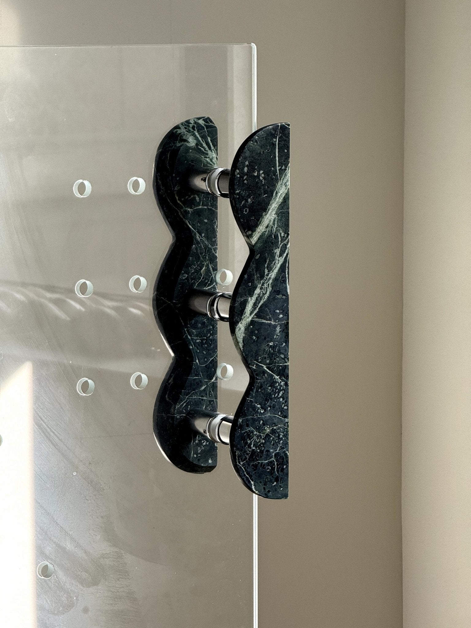 Twin-Curve Pull Handle