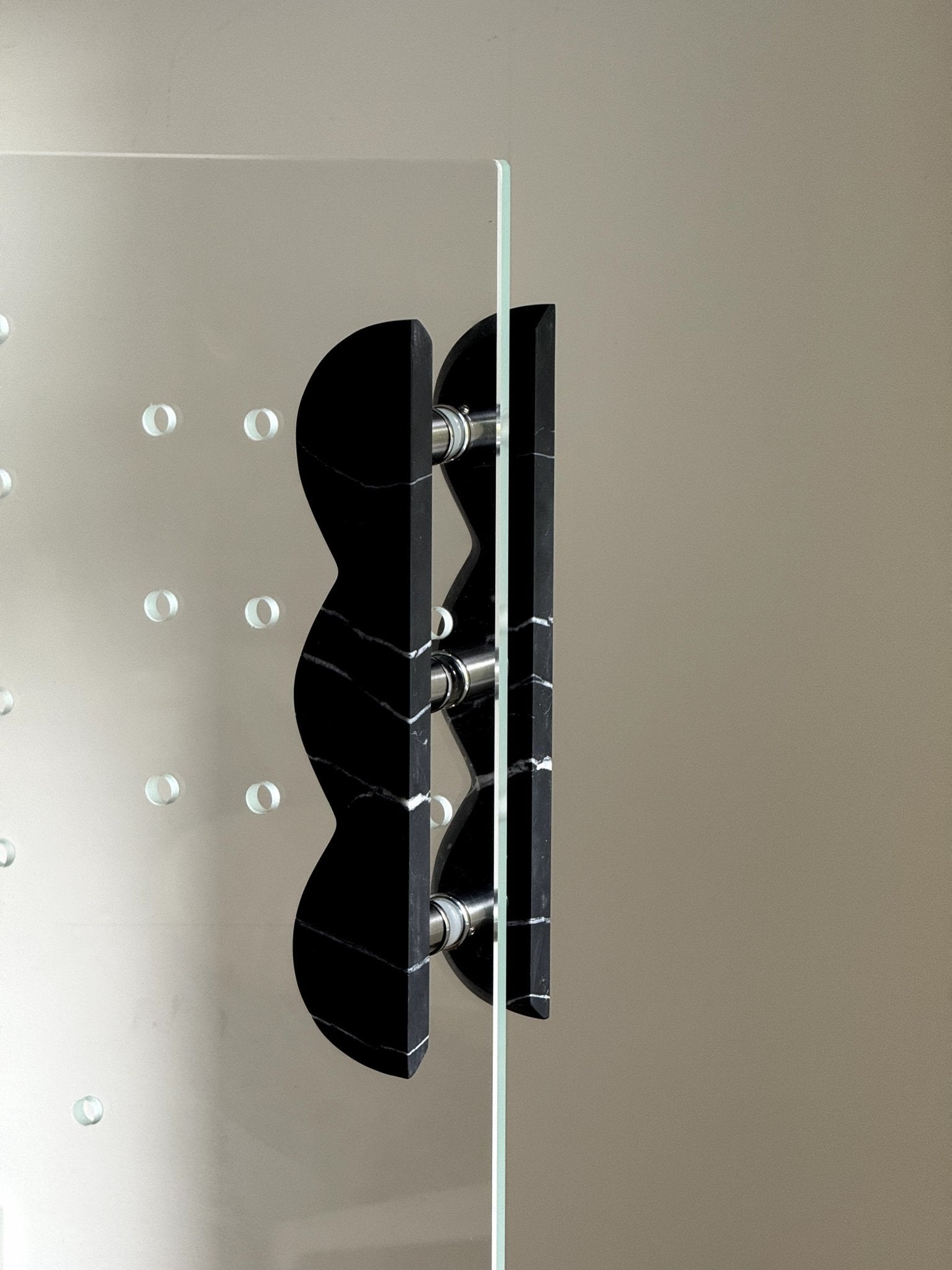 Twin-Curve Pull Handle