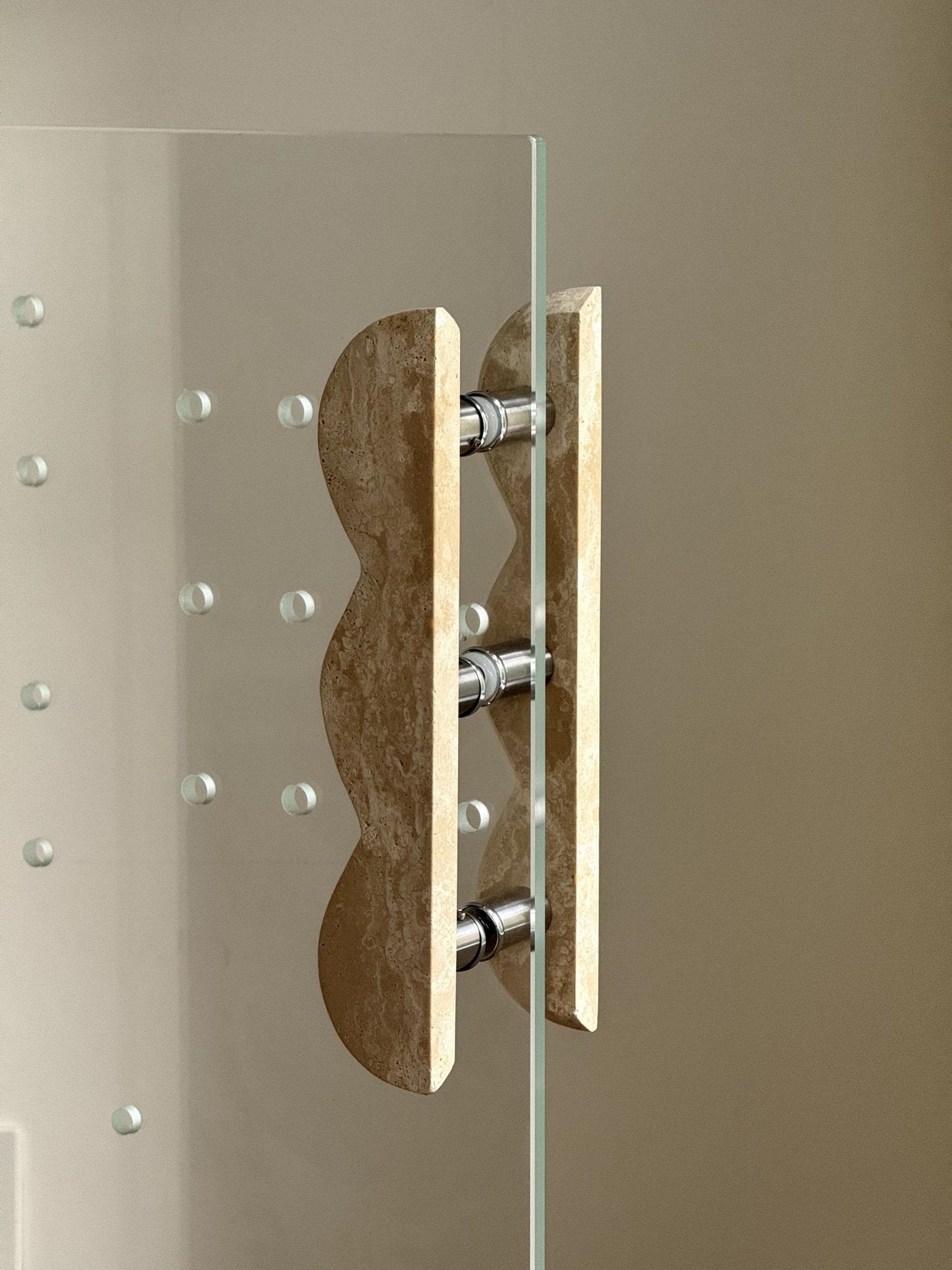 Twin-Curve Pull Handle