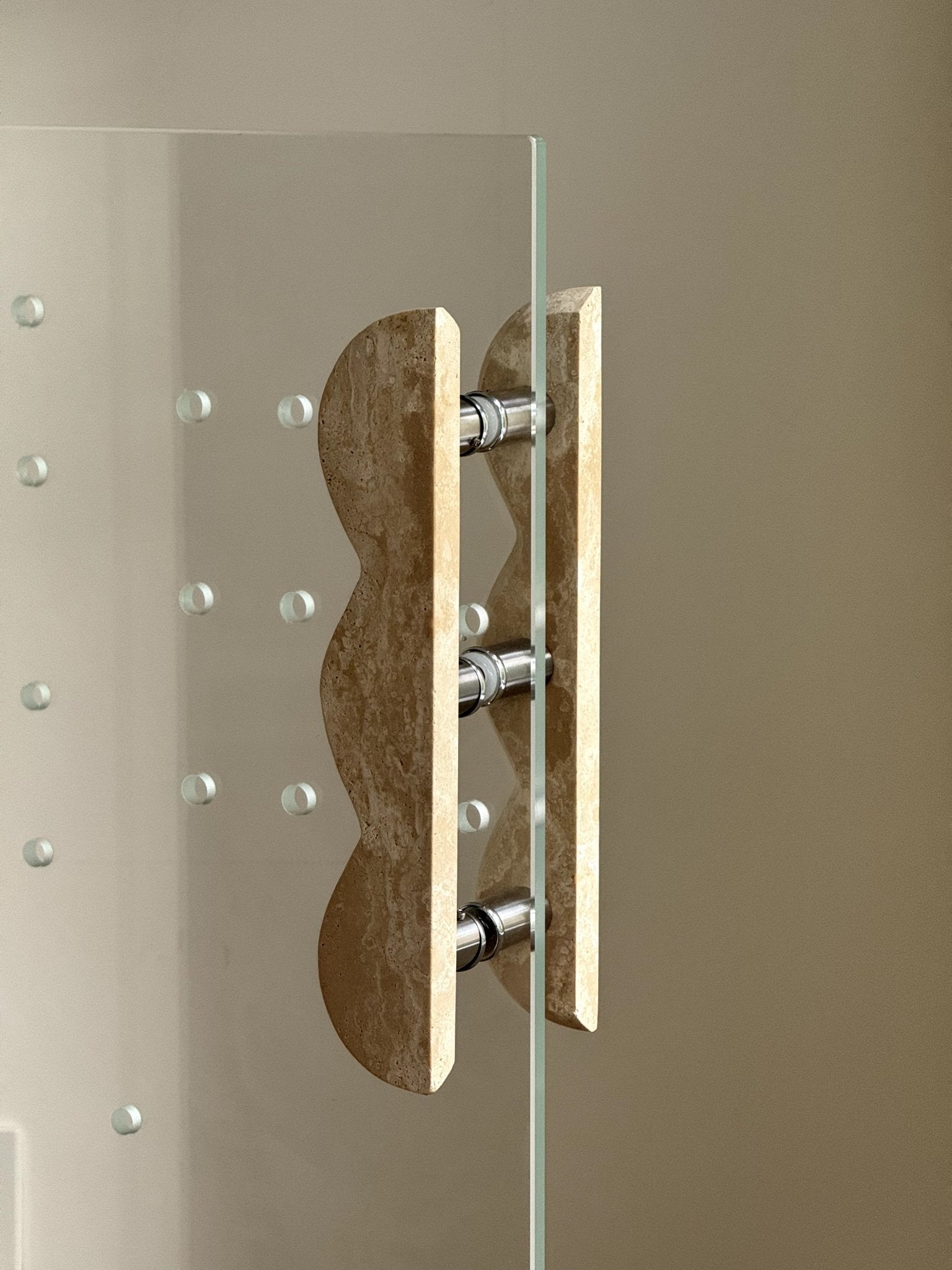Twin-Curve Pull Handle