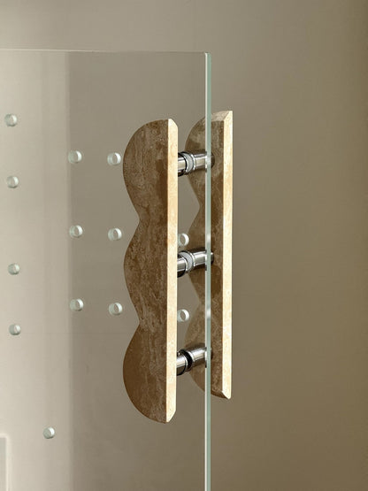 Twin-Curve Pull Handle