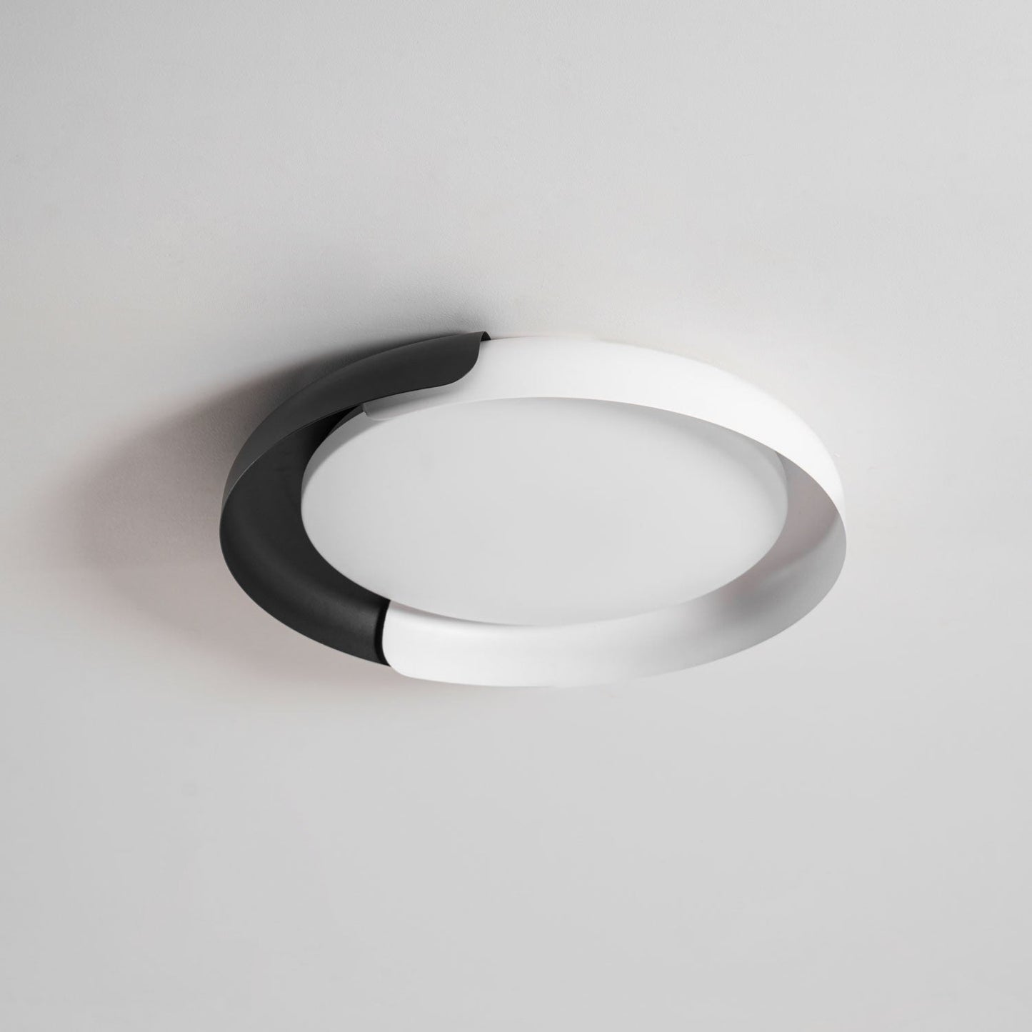 Vikaey Ceiling Light