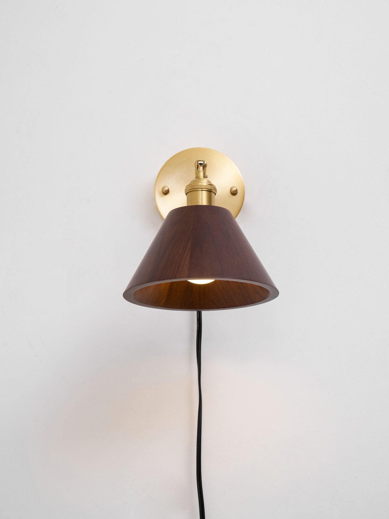 Vintage Wood Plug-in Wall Lamp