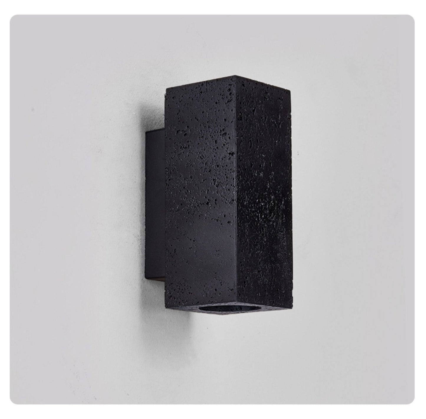 Volkris Wall Lamp