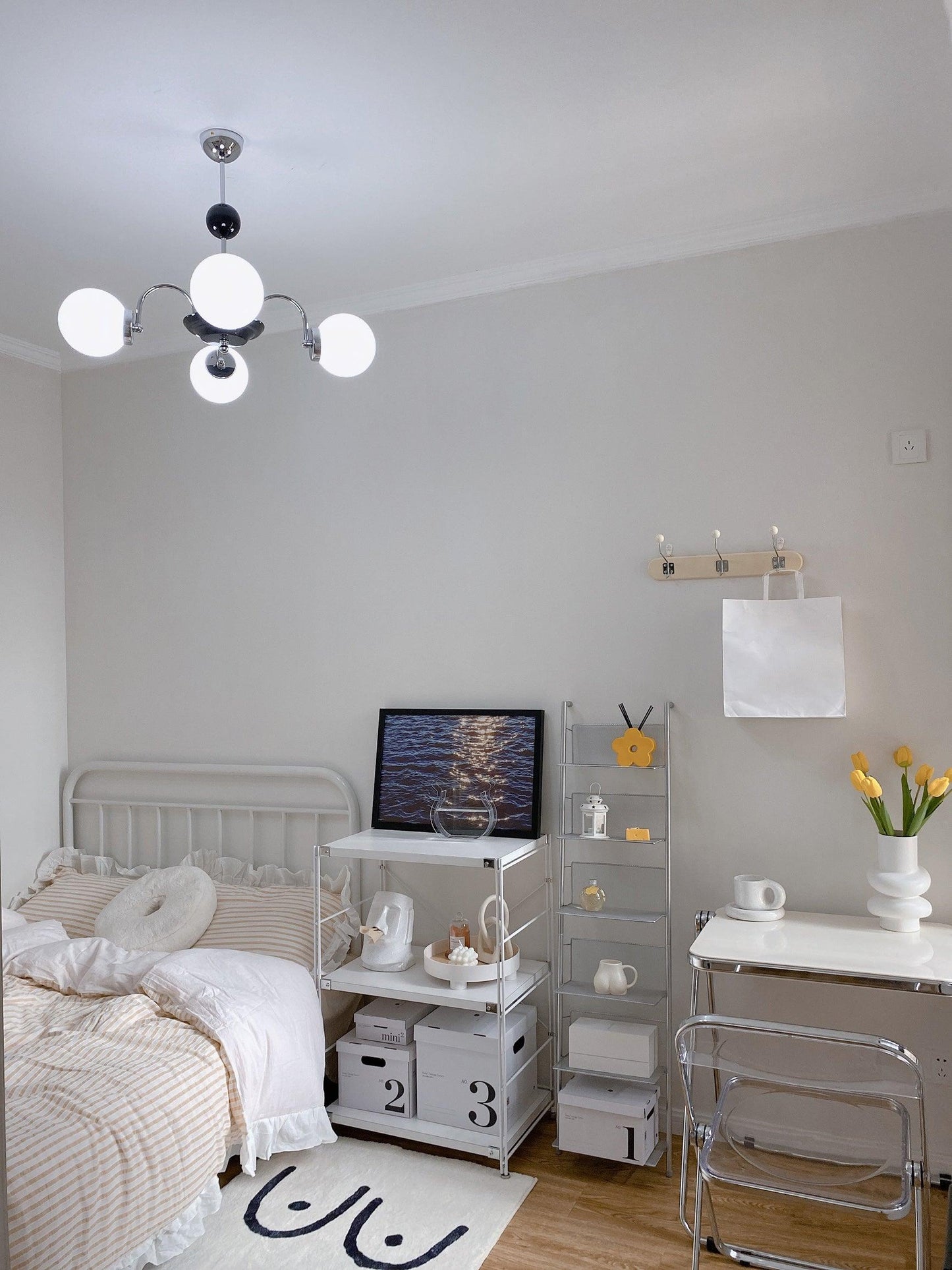 Yisu Chandelier