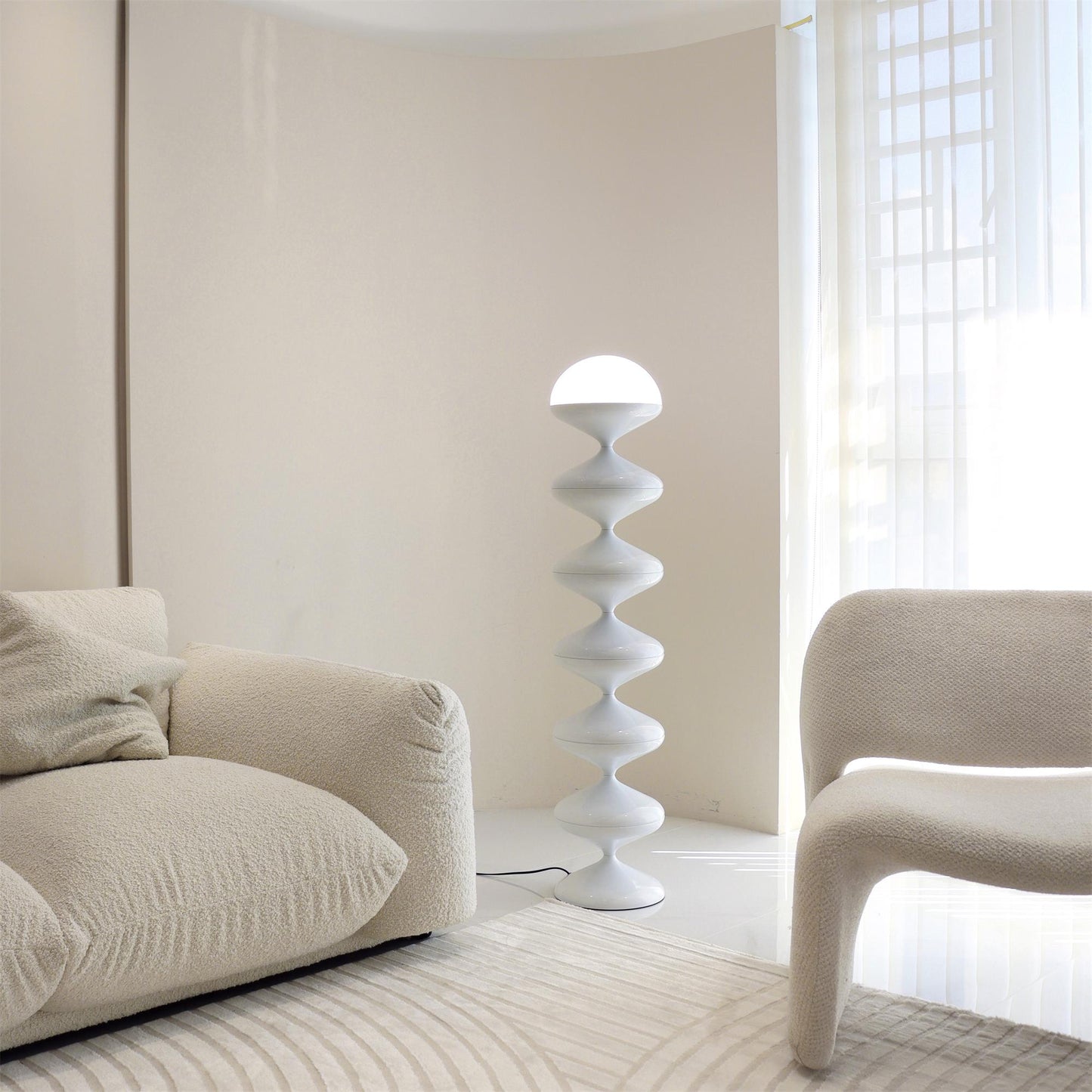 مصباح أرضي على شكل قرع 