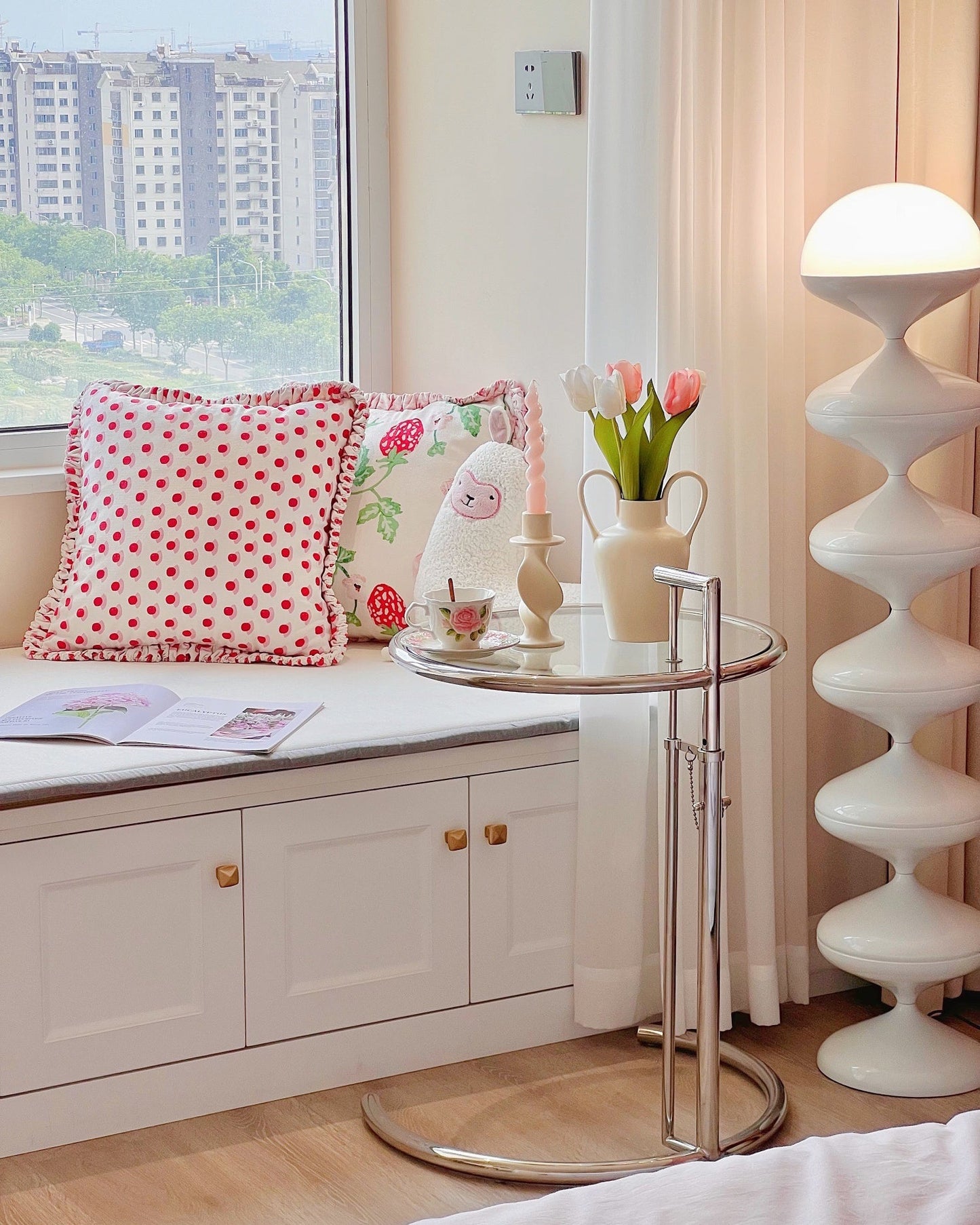 مصباح أرضي على شكل قرع 