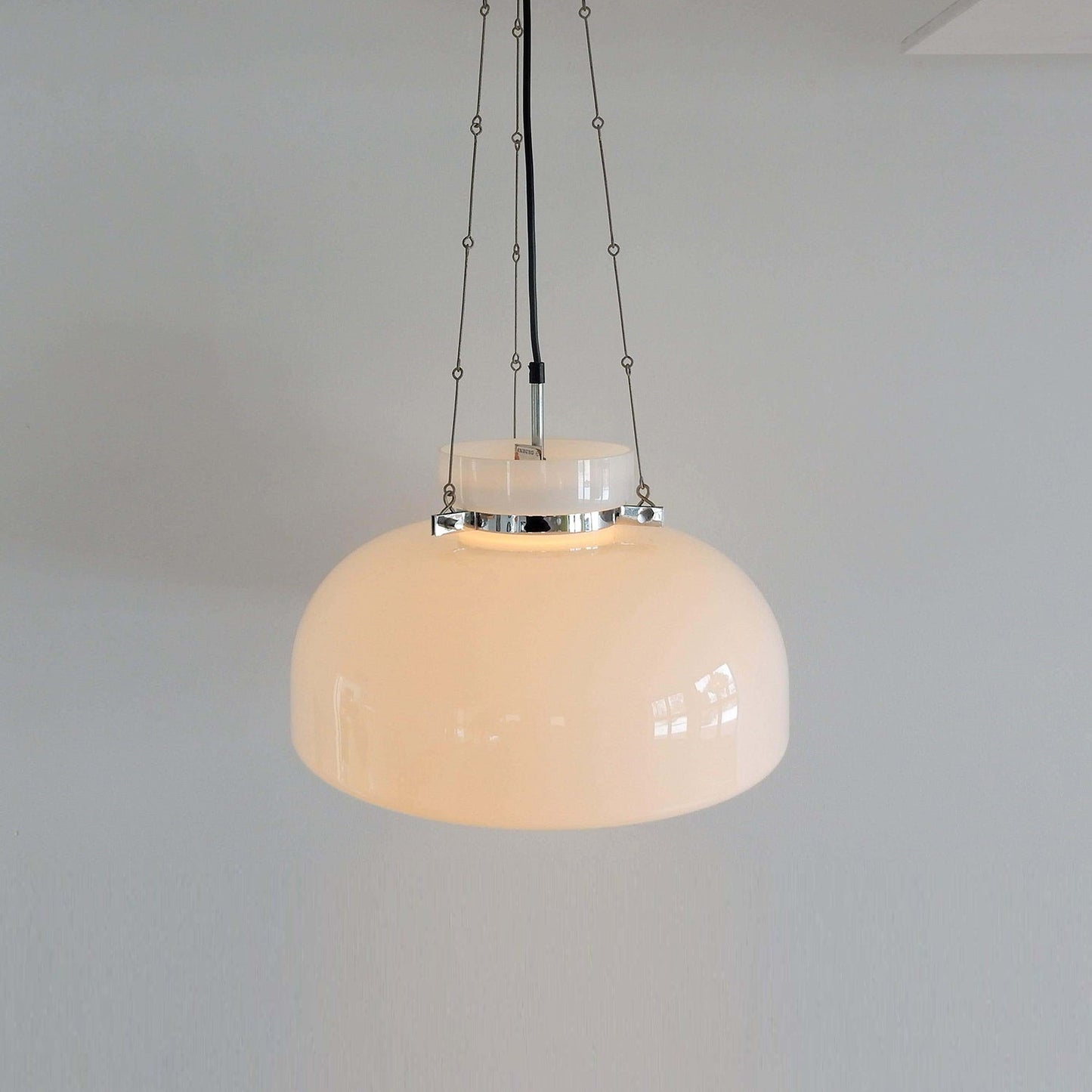 White Glass Pendant Lamp