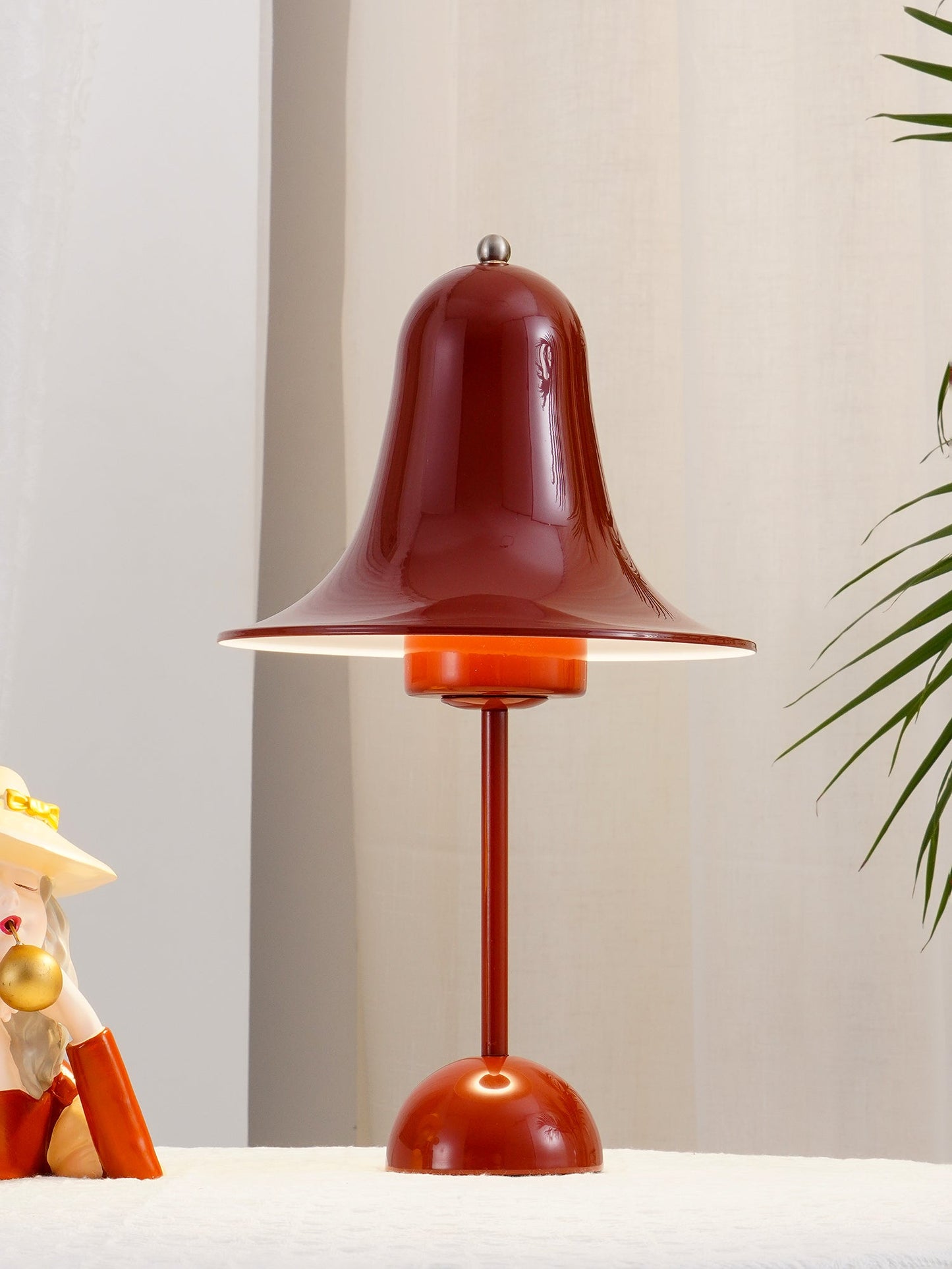 مصباح طاولة بانتوب 