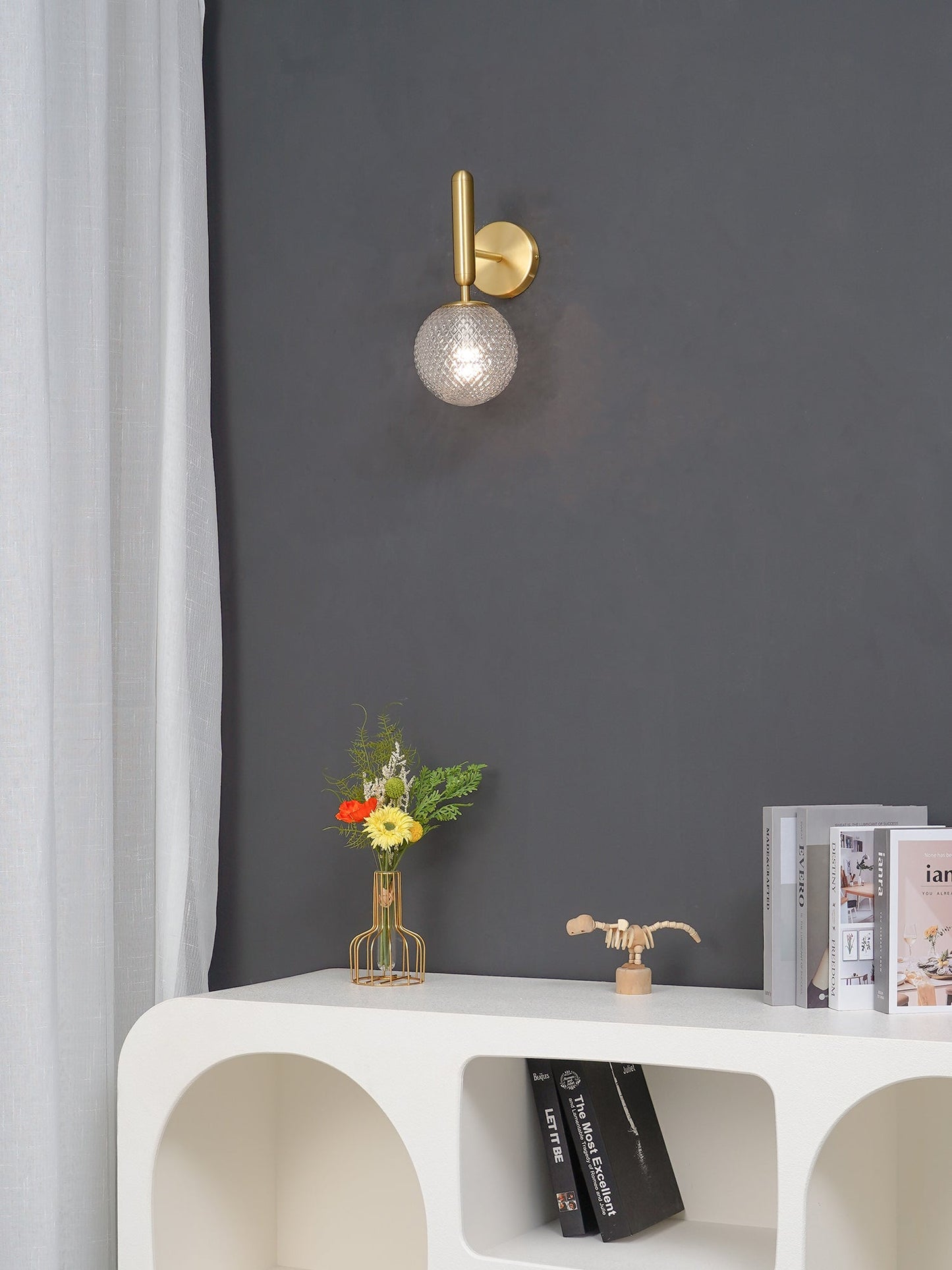 Miira Wall Light