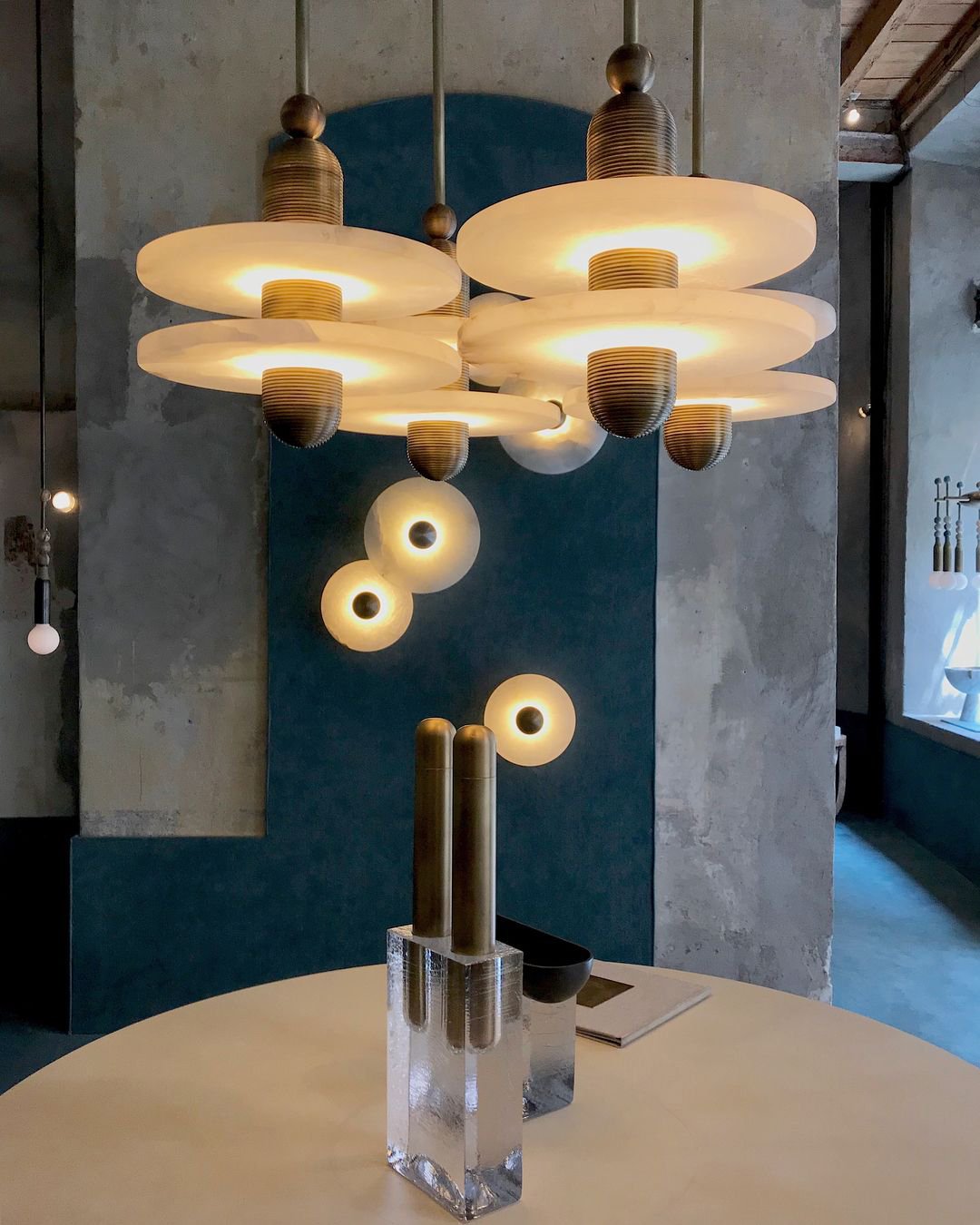 Median Pendant Light