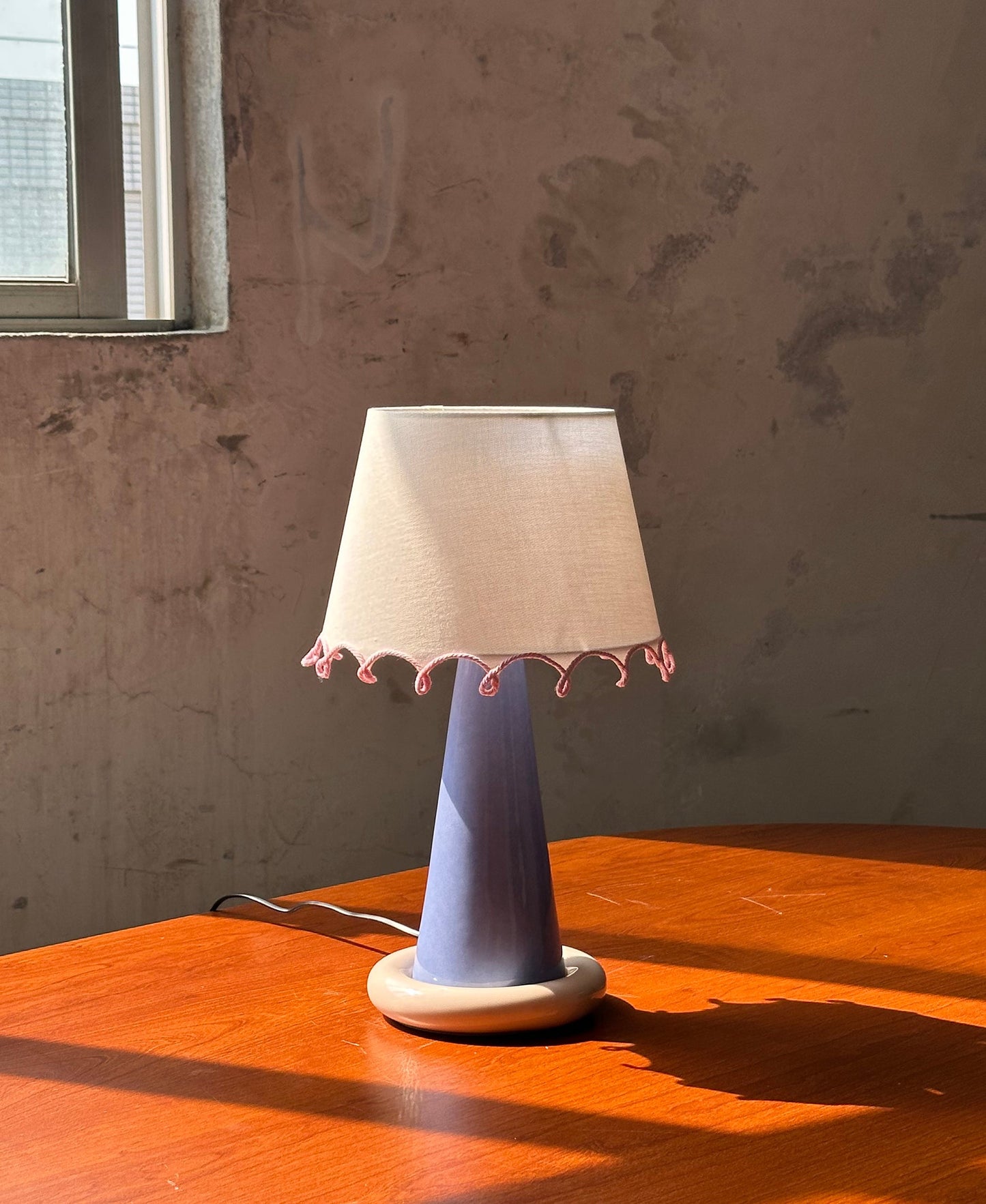 Ceramic Loop Table Light