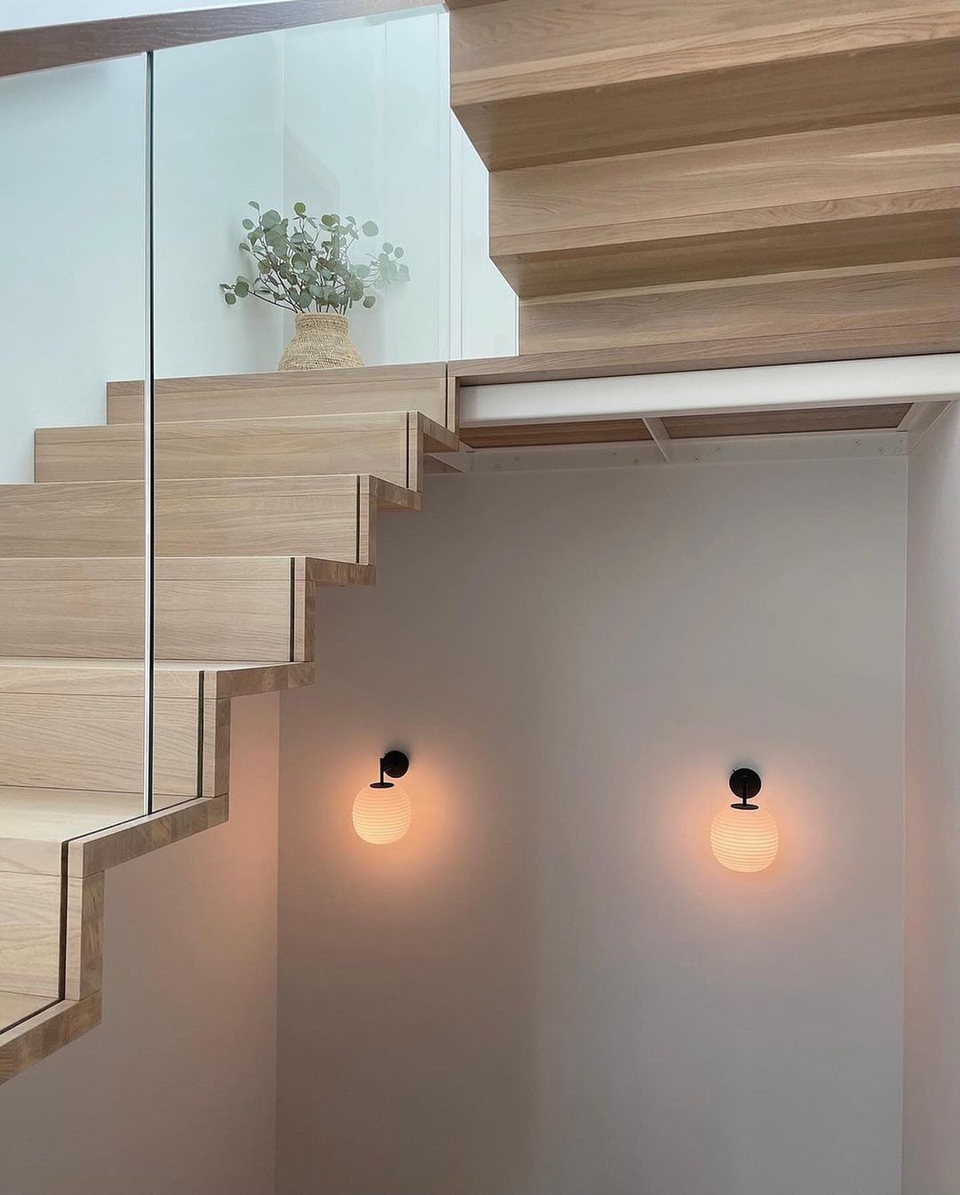Lantern Wall Lamp