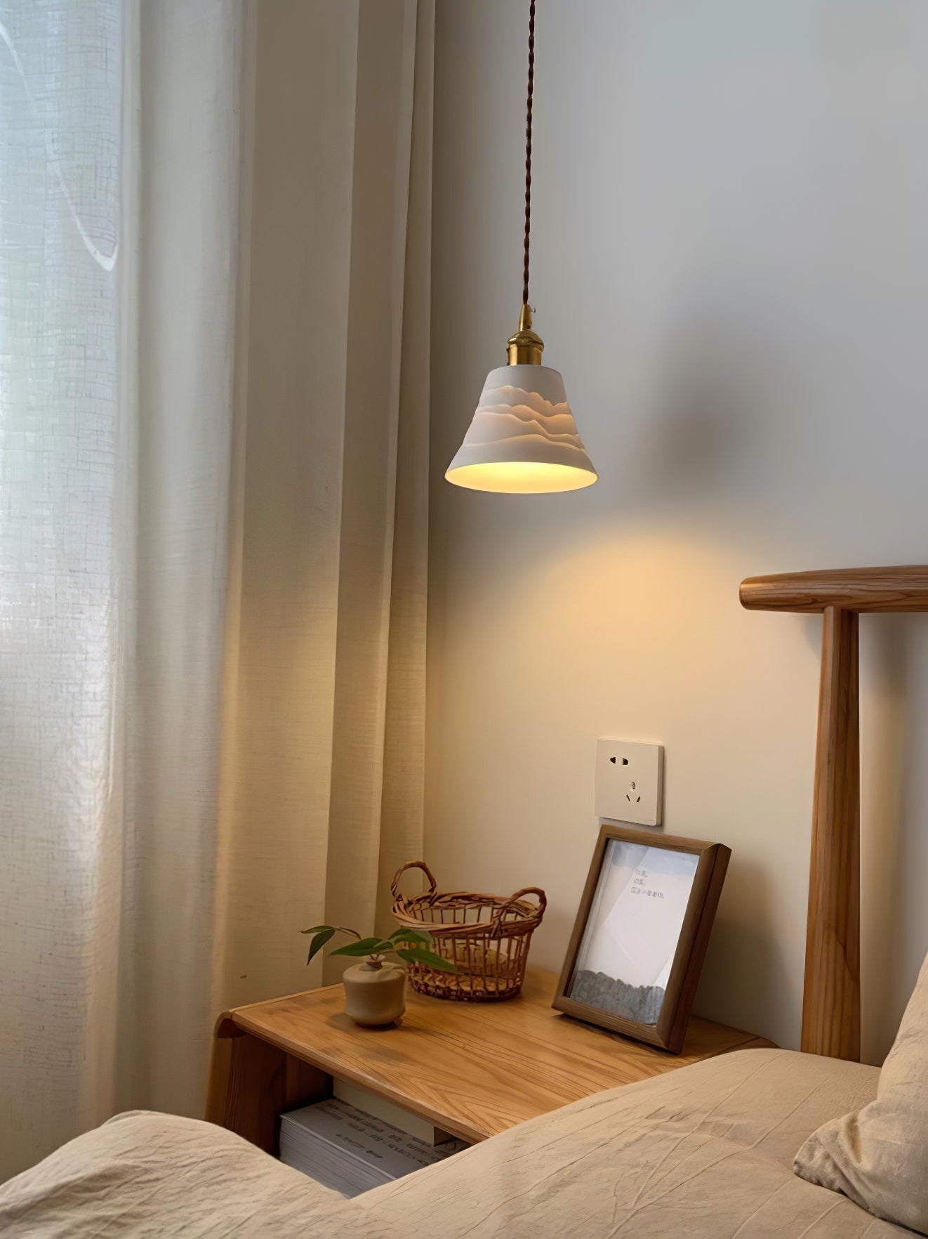 مصباح معلق سيراميكي مخروطي الشكل 