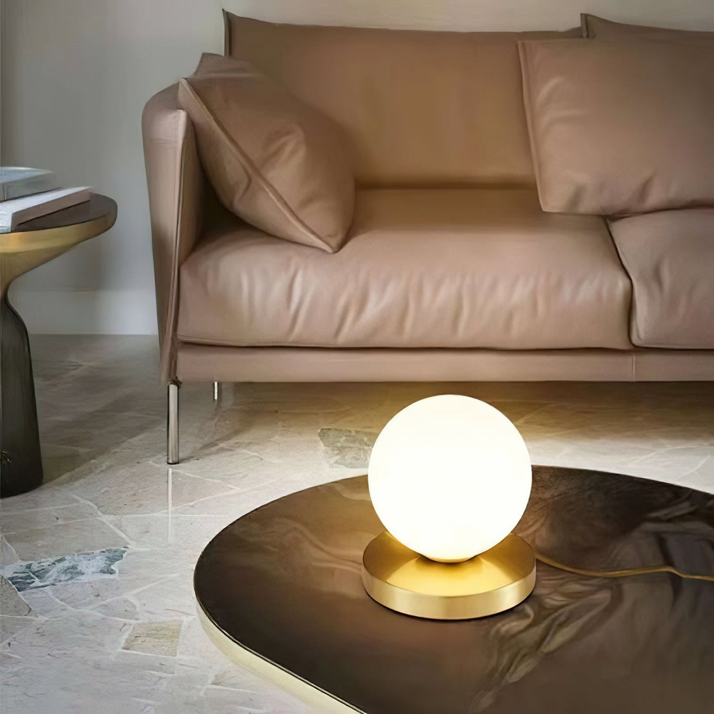 مصباح طاولة دينابولي 