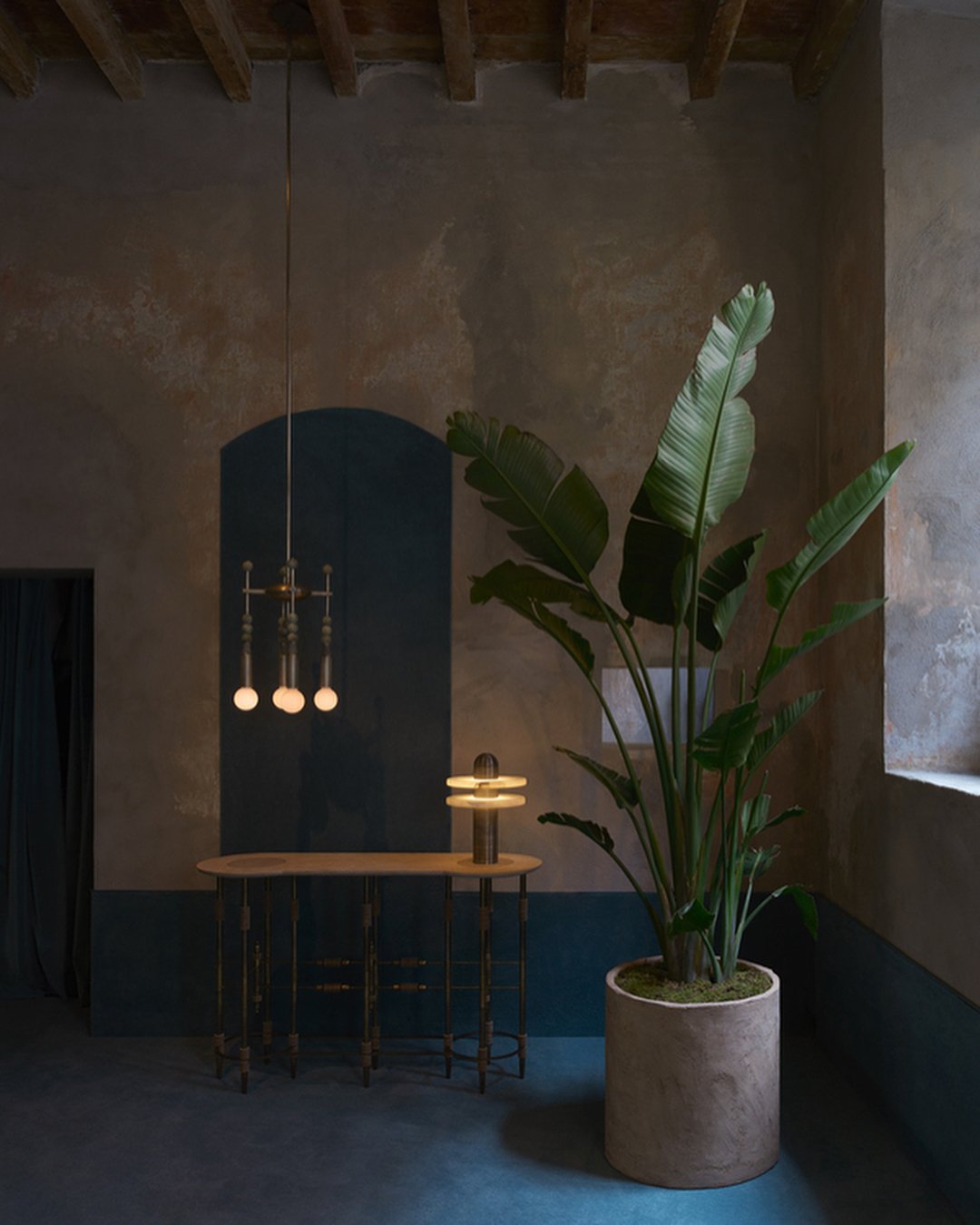 Alabaster Planes Table Lamp