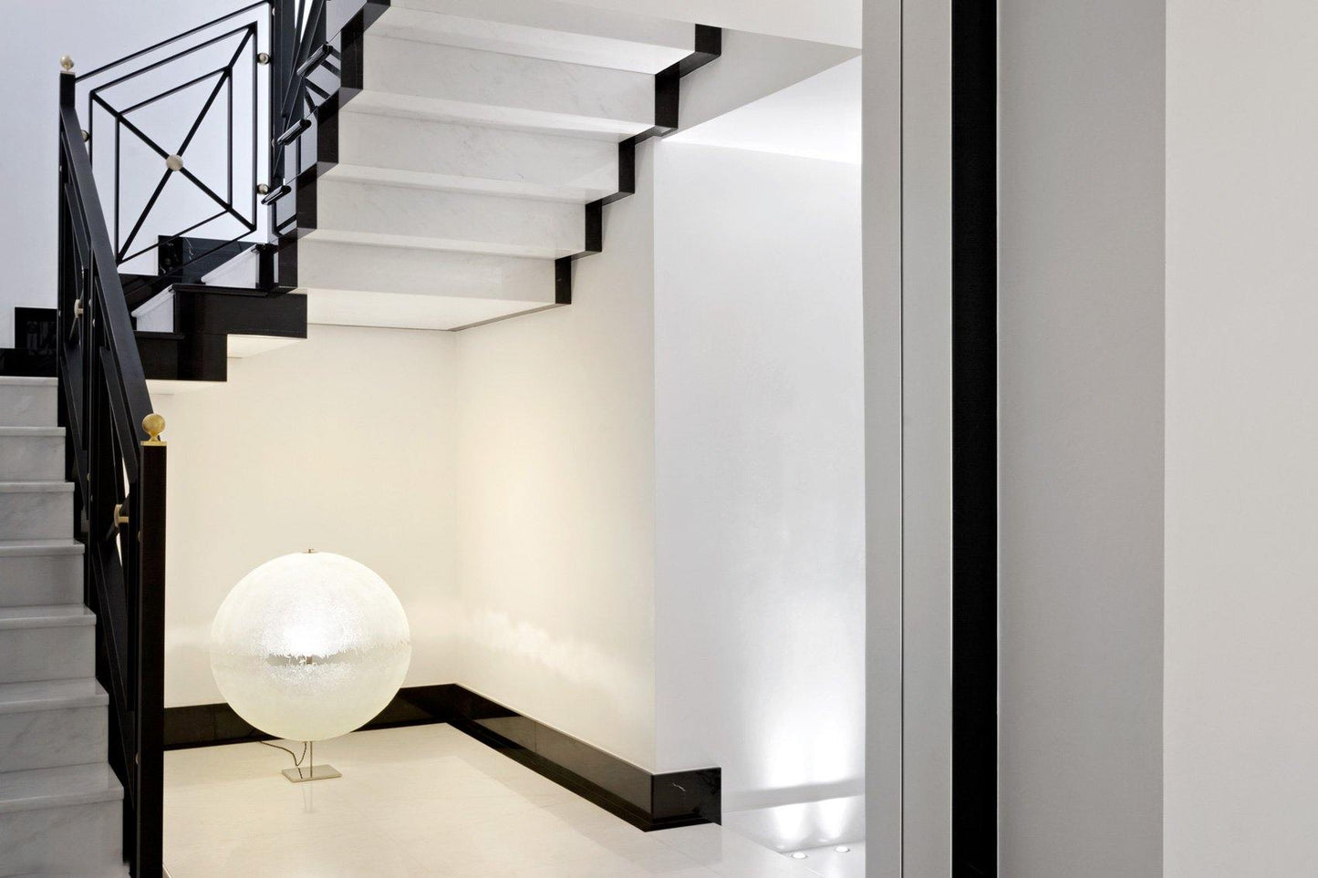 PostKrisi Table Lamp