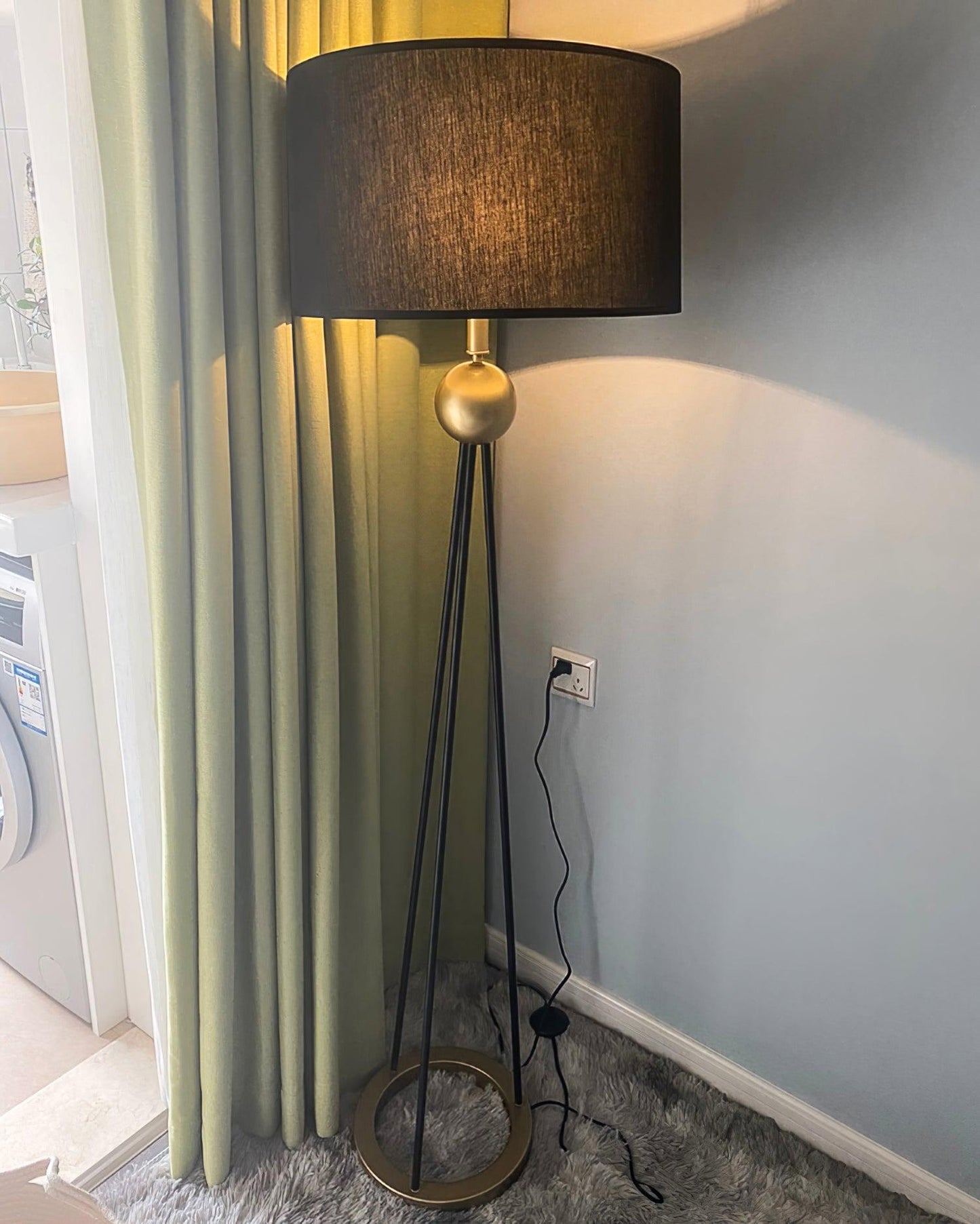 مصباح أرضي من أرتيورز هادلي 