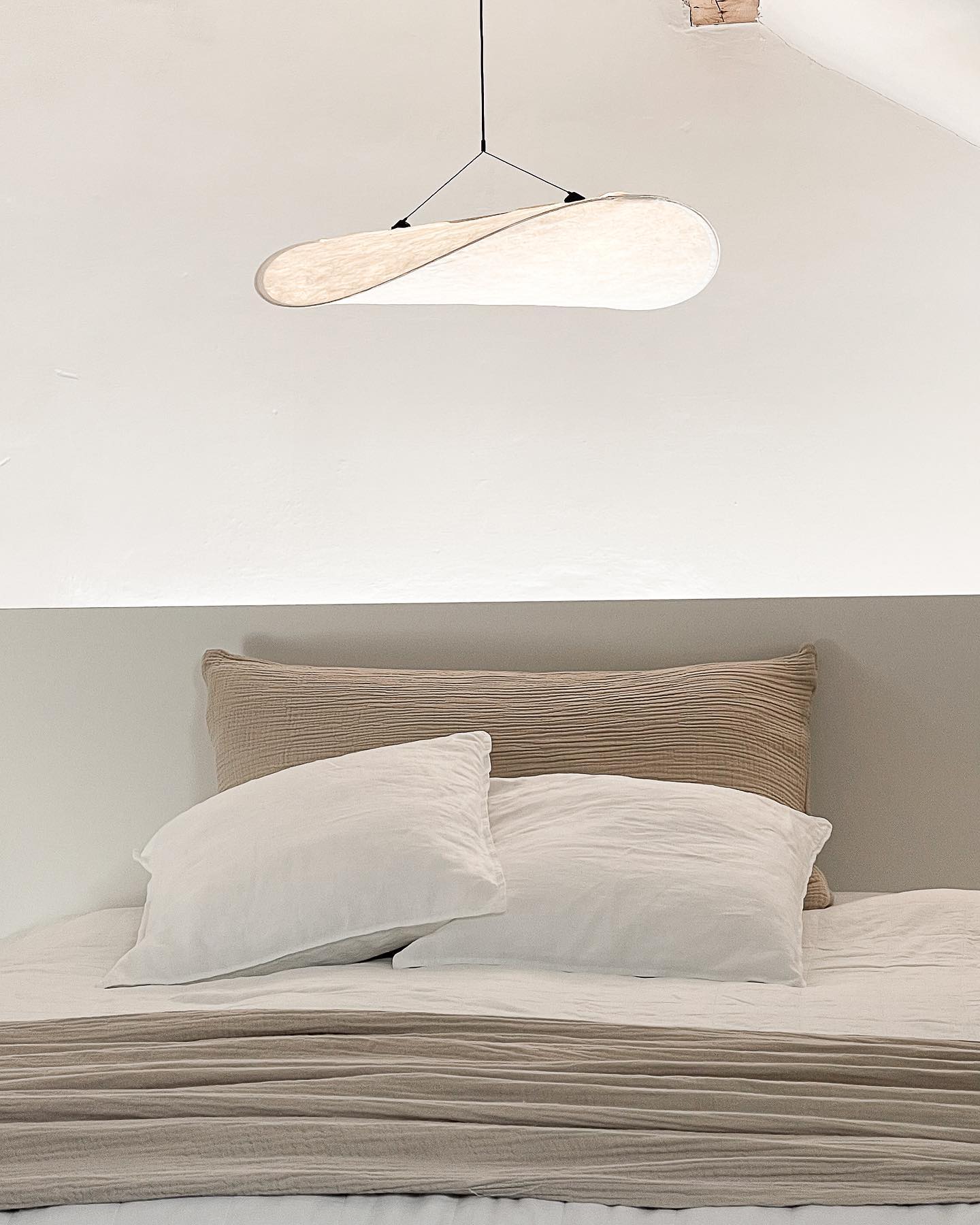Tense Pendant Lamp