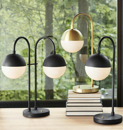 مصباح طاولة من خشب الأرز والطحالب 