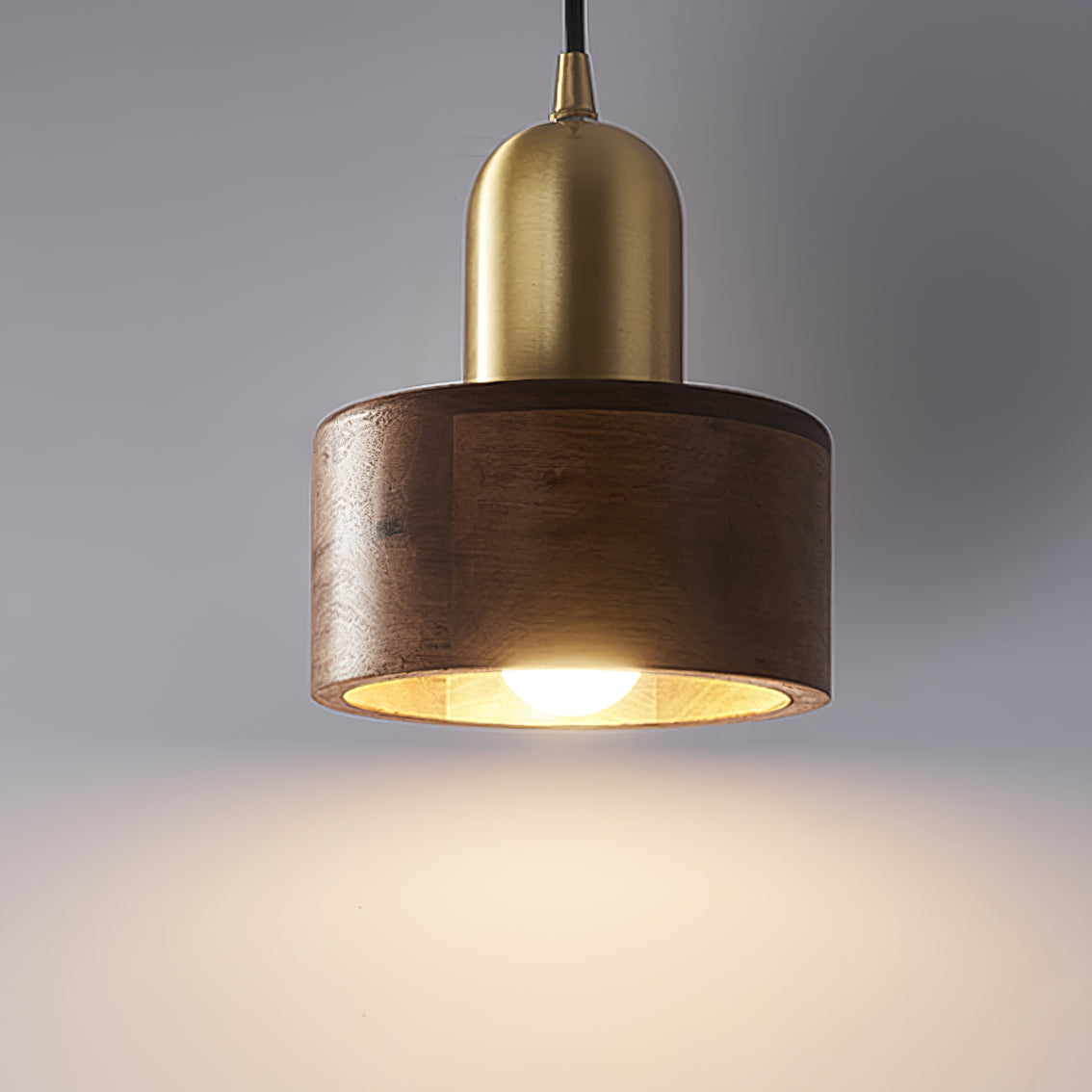 مصباح معلق من Composer 