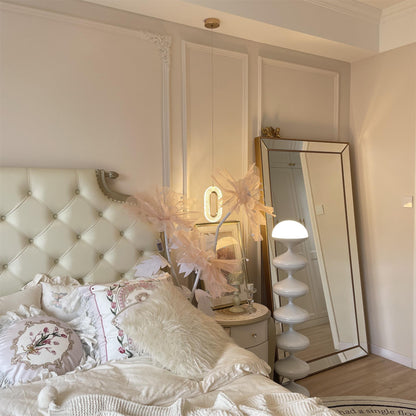 مصباح أرضي على شكل قرع 