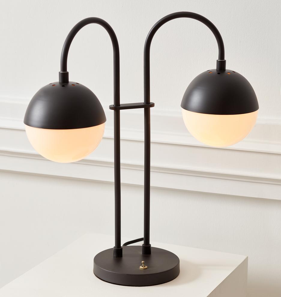 مصباح طاولة من خشب الأرز والطحالب 