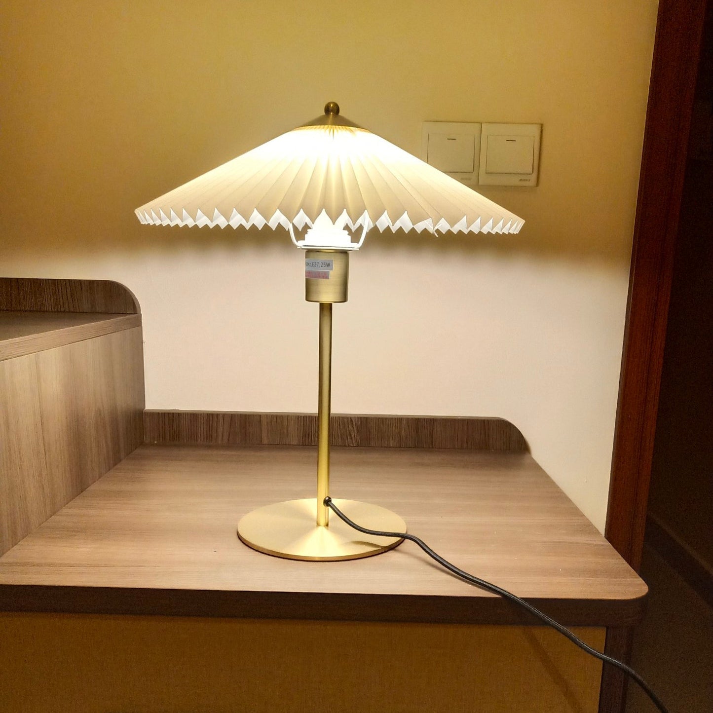 Perla Pleated Table Lamp