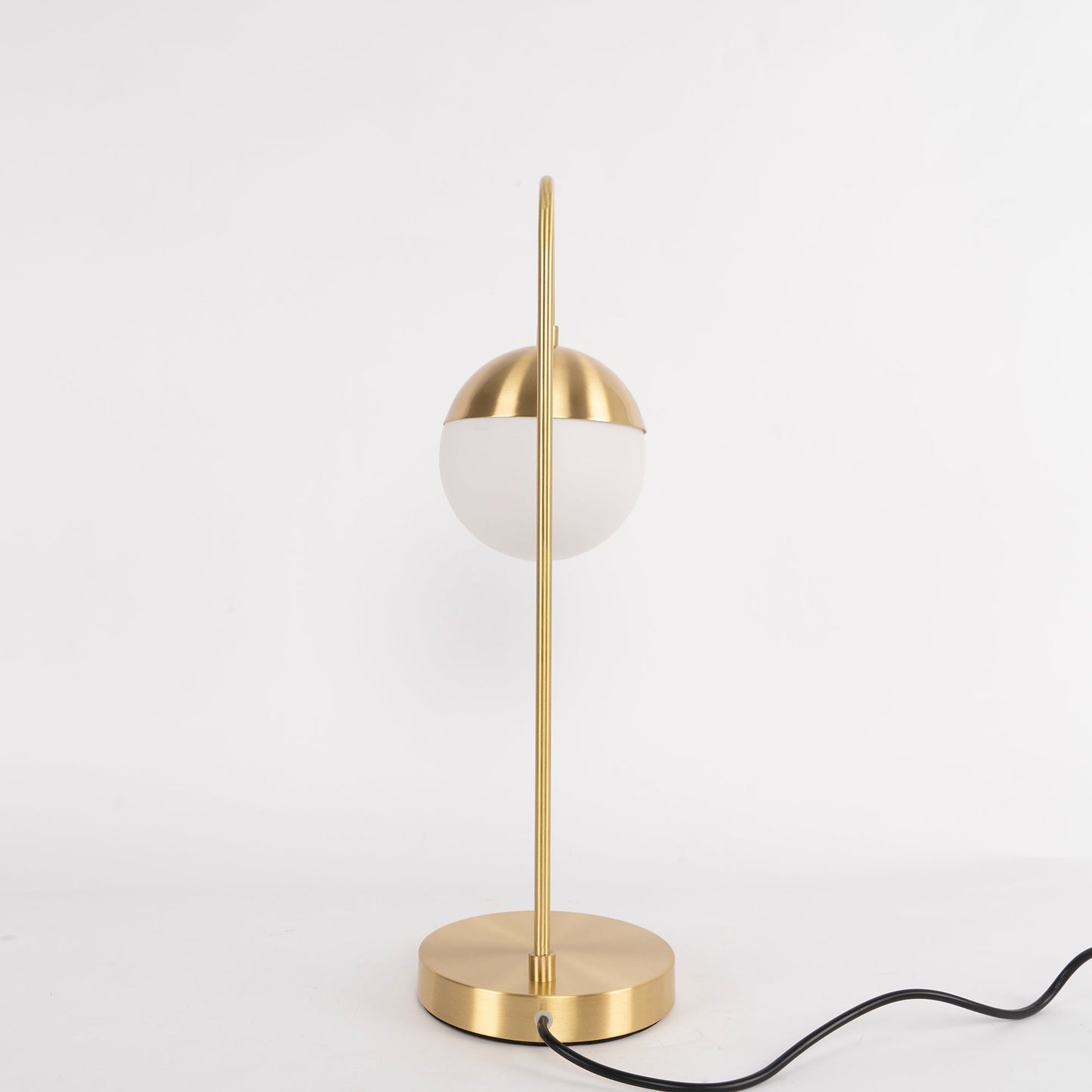 مصباح طاولة من خشب الأرز والطحالب 