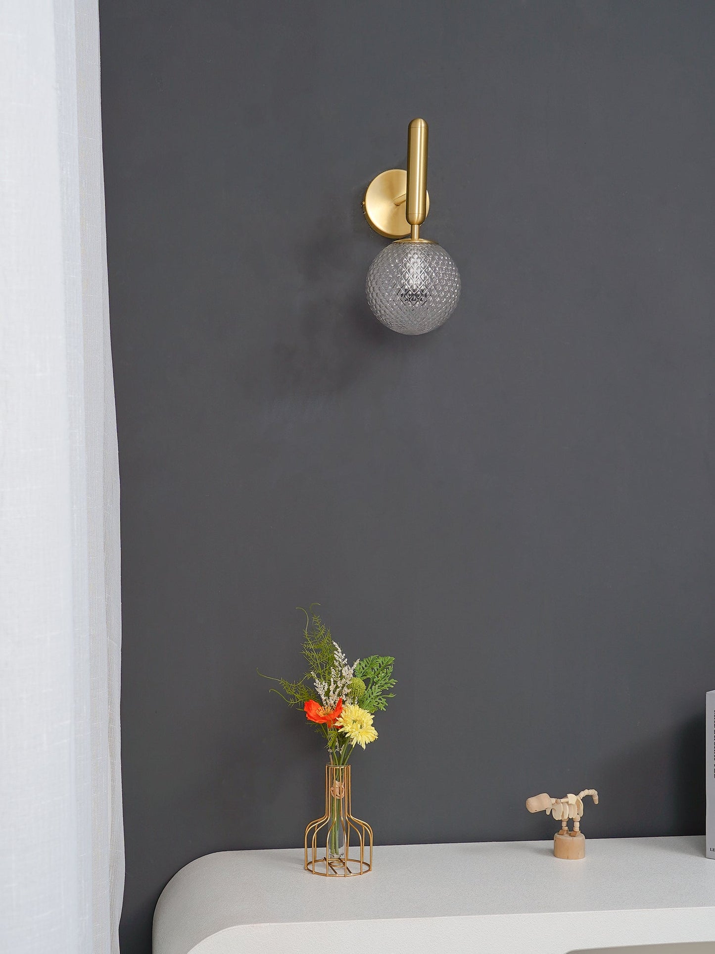 Miira Wall Light
