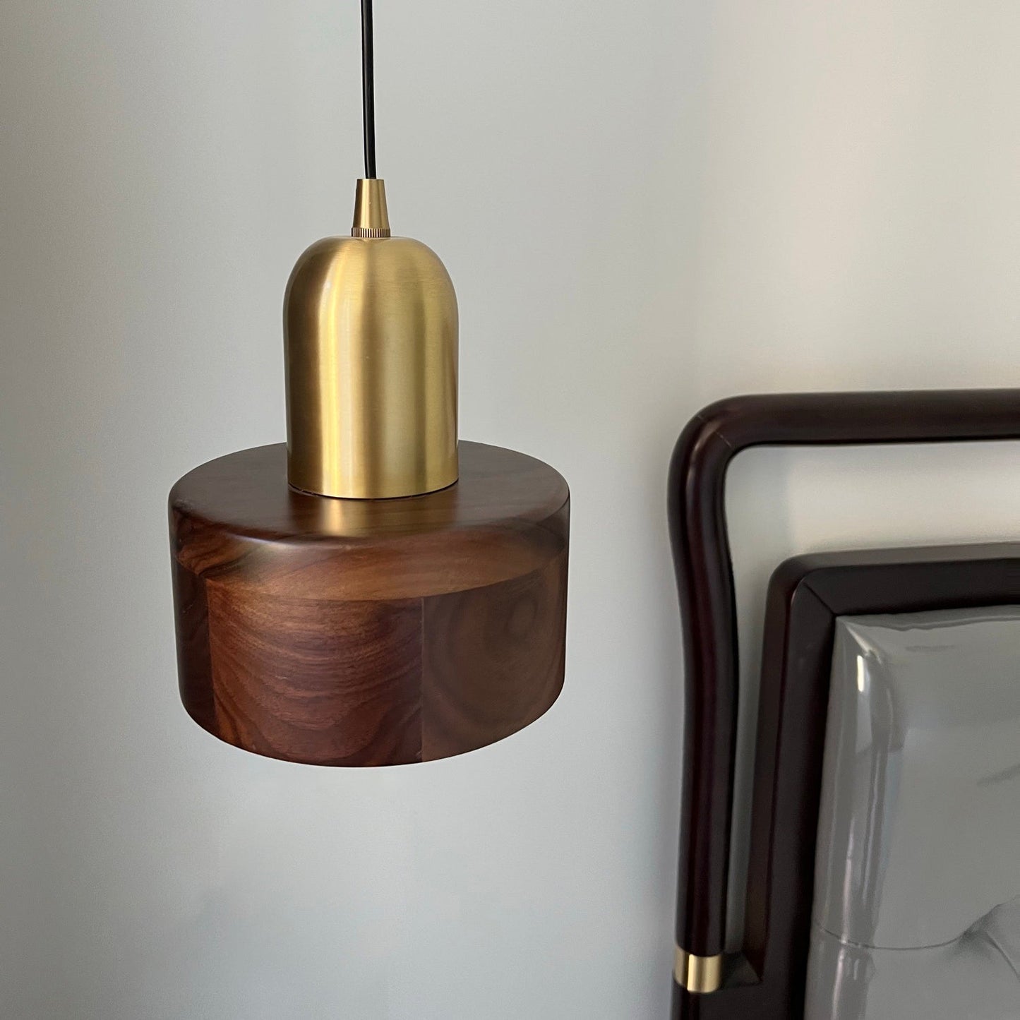 مصباح معلق من Composer 