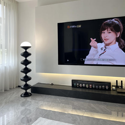 مصباح أرضي على شكل قرع 