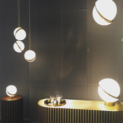 مصباح طاولة هلالي 