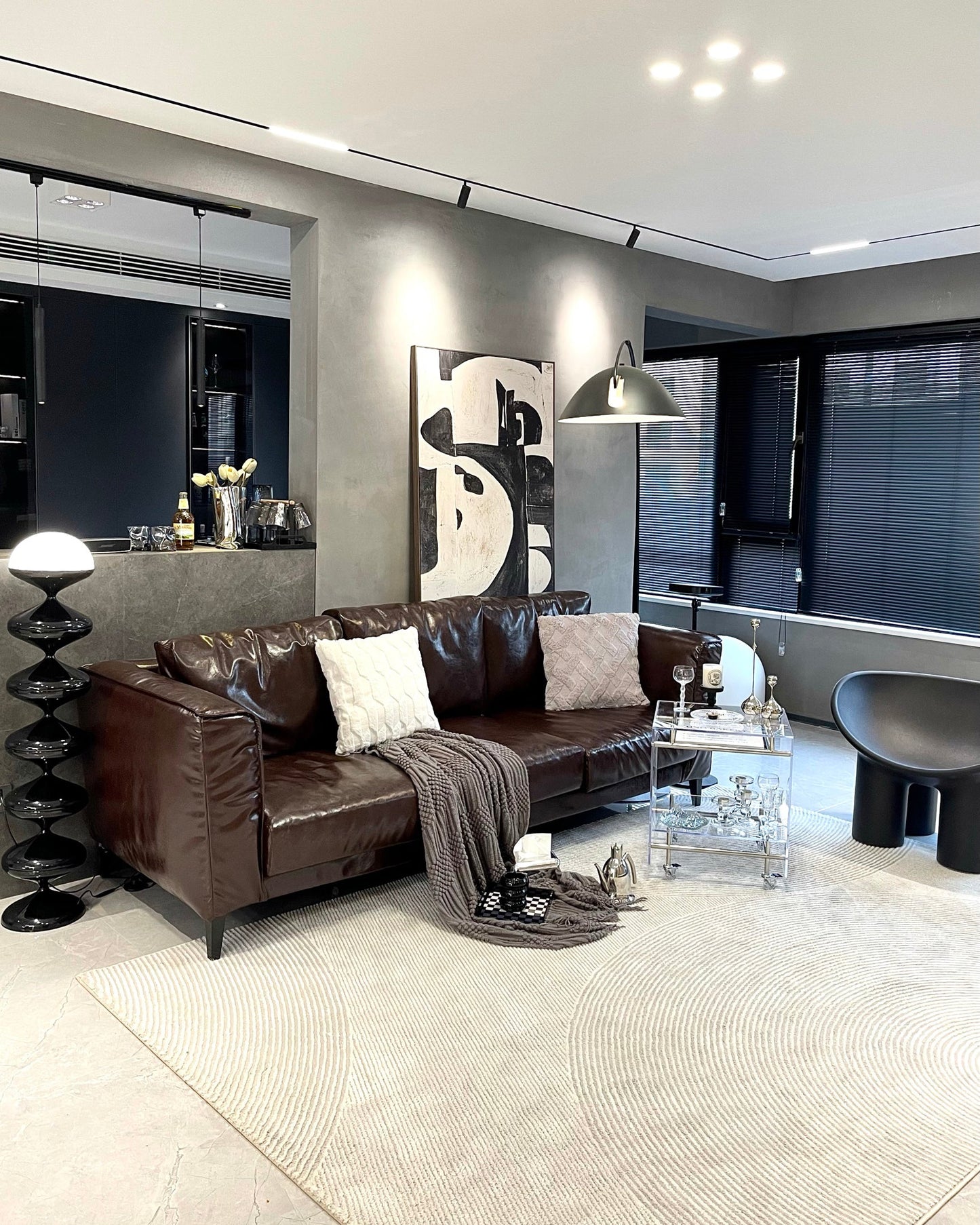 مصباح أرضي على شكل قرع 